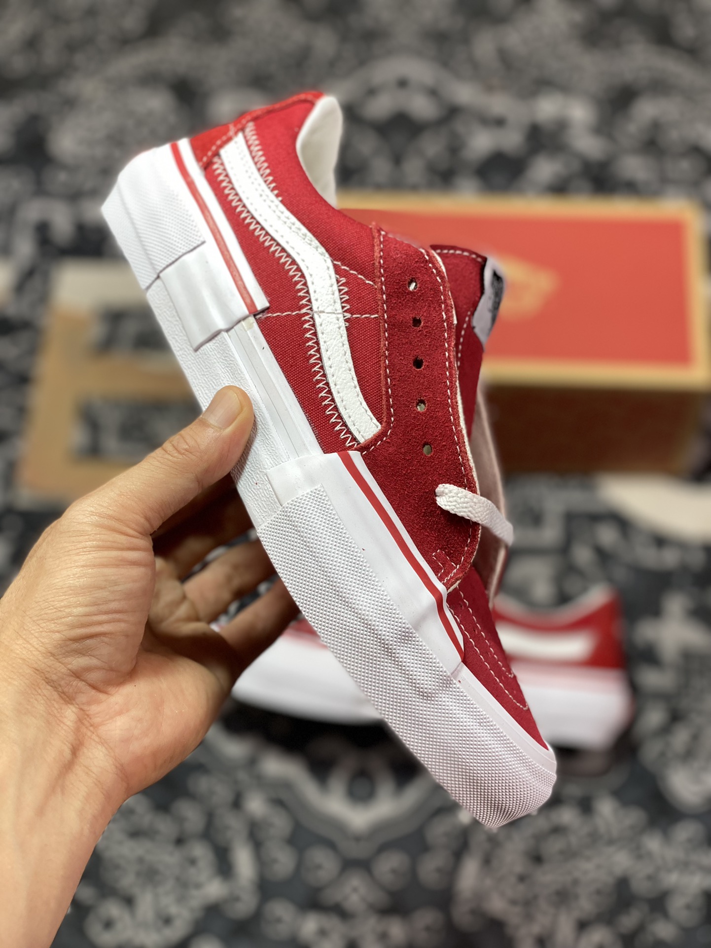 150 Vans Sk8-Low 解构主义 红白 以红白条经典鞋型 Sk8-Low解构融入车缝线