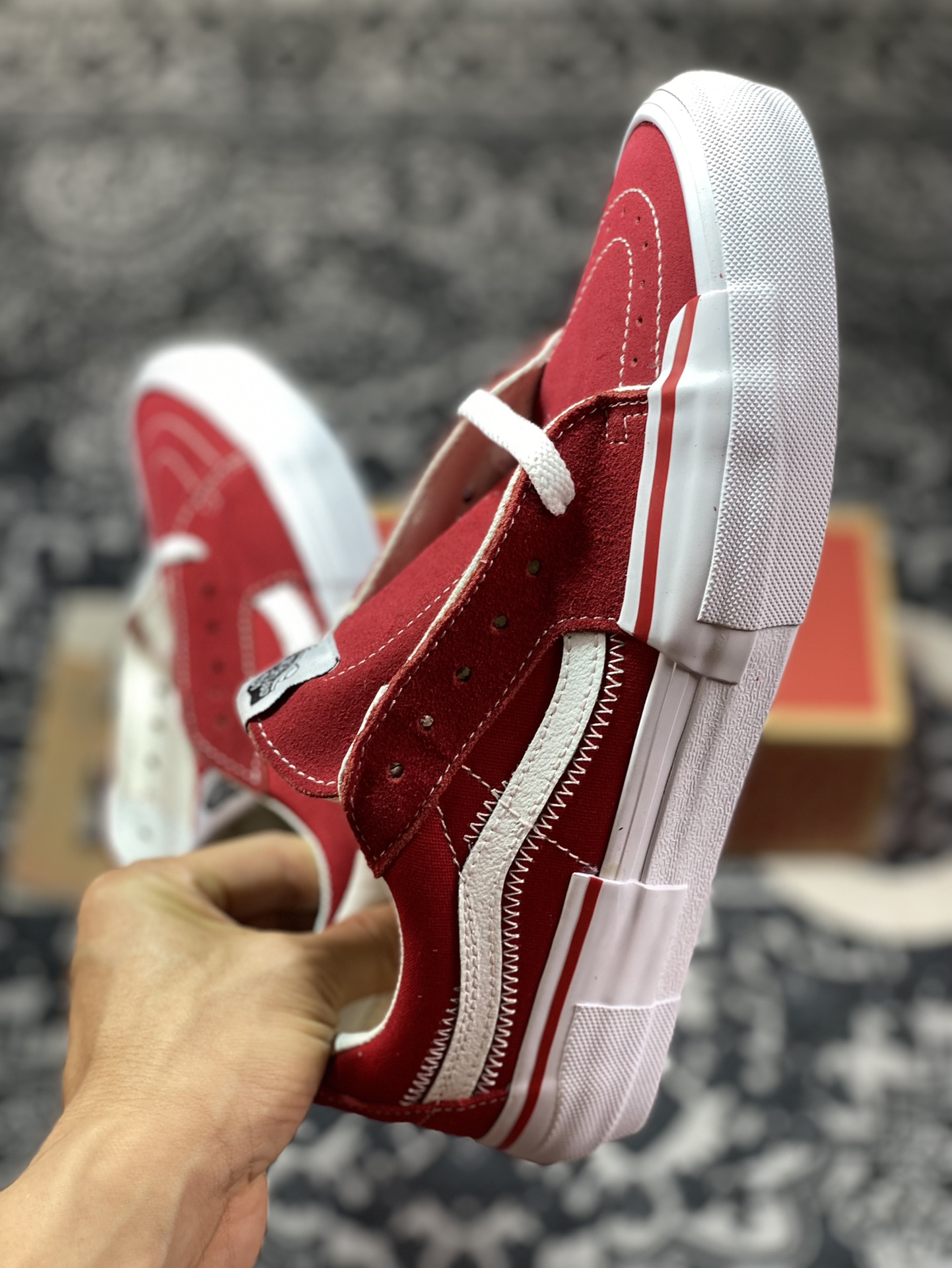 150 Vans Sk8-Low 解构主义 红白 以红白条经典鞋型 Sk8-Low解构融入车缝线