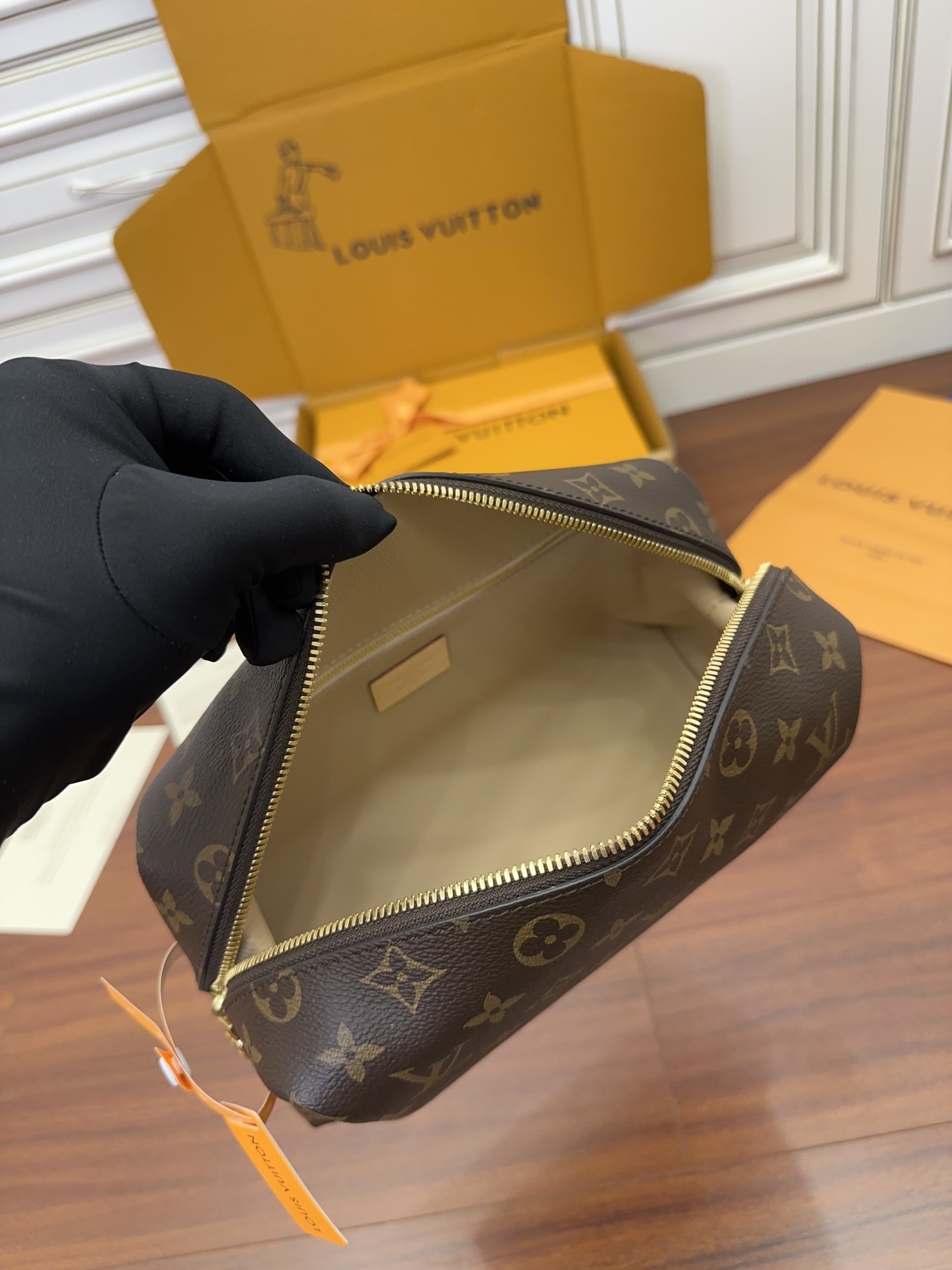 独家首发型号M46458特正版品质全面再次升级专柜同步电子芯片内码新礼盒礼品袋保护纸铜版电子标签合格证皮