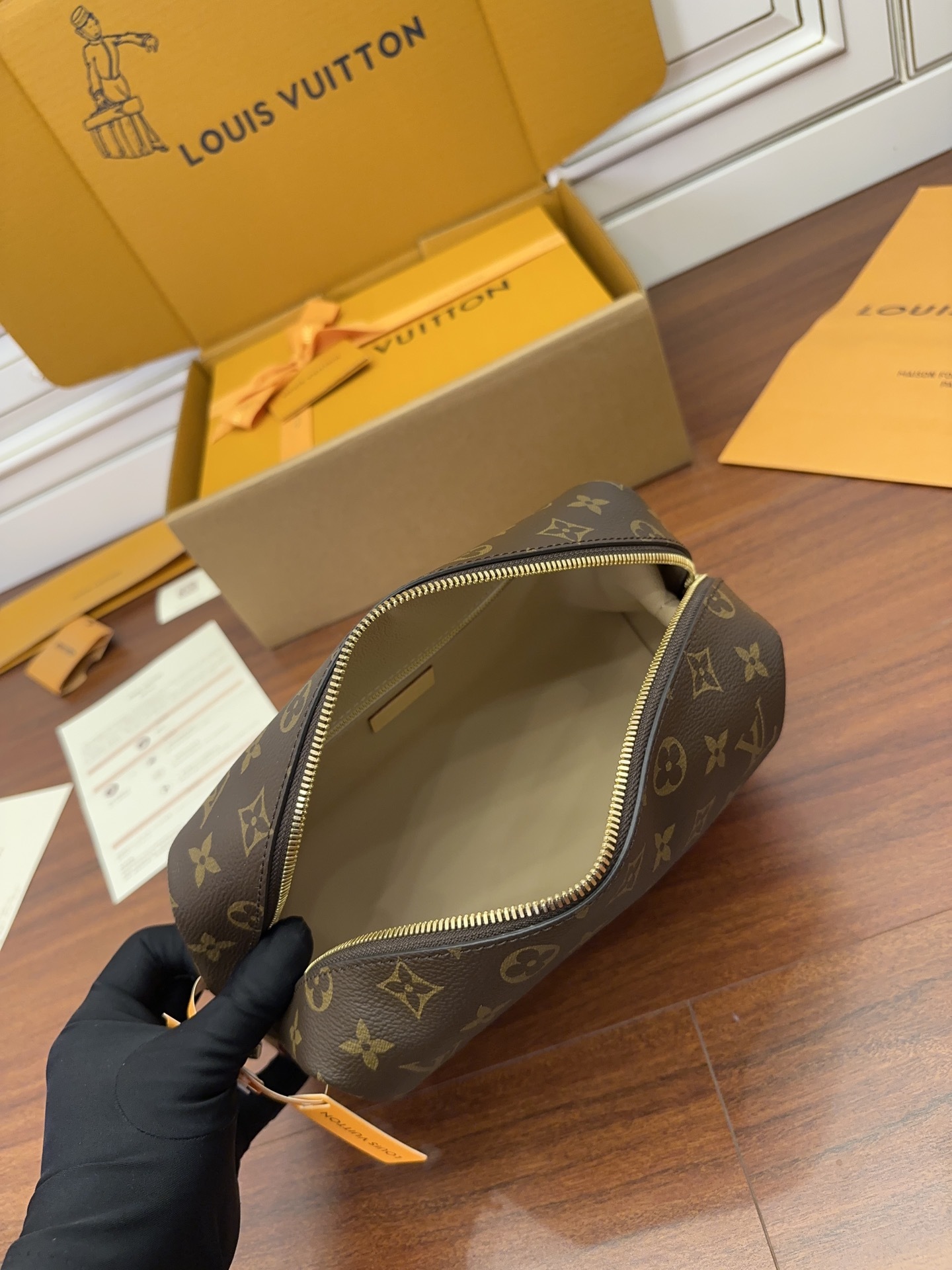 独家首发型号M46458特正版品质全面再次升级专柜同步电子芯片内码新礼盒礼品袋保护纸铜版电子标签合格证皮