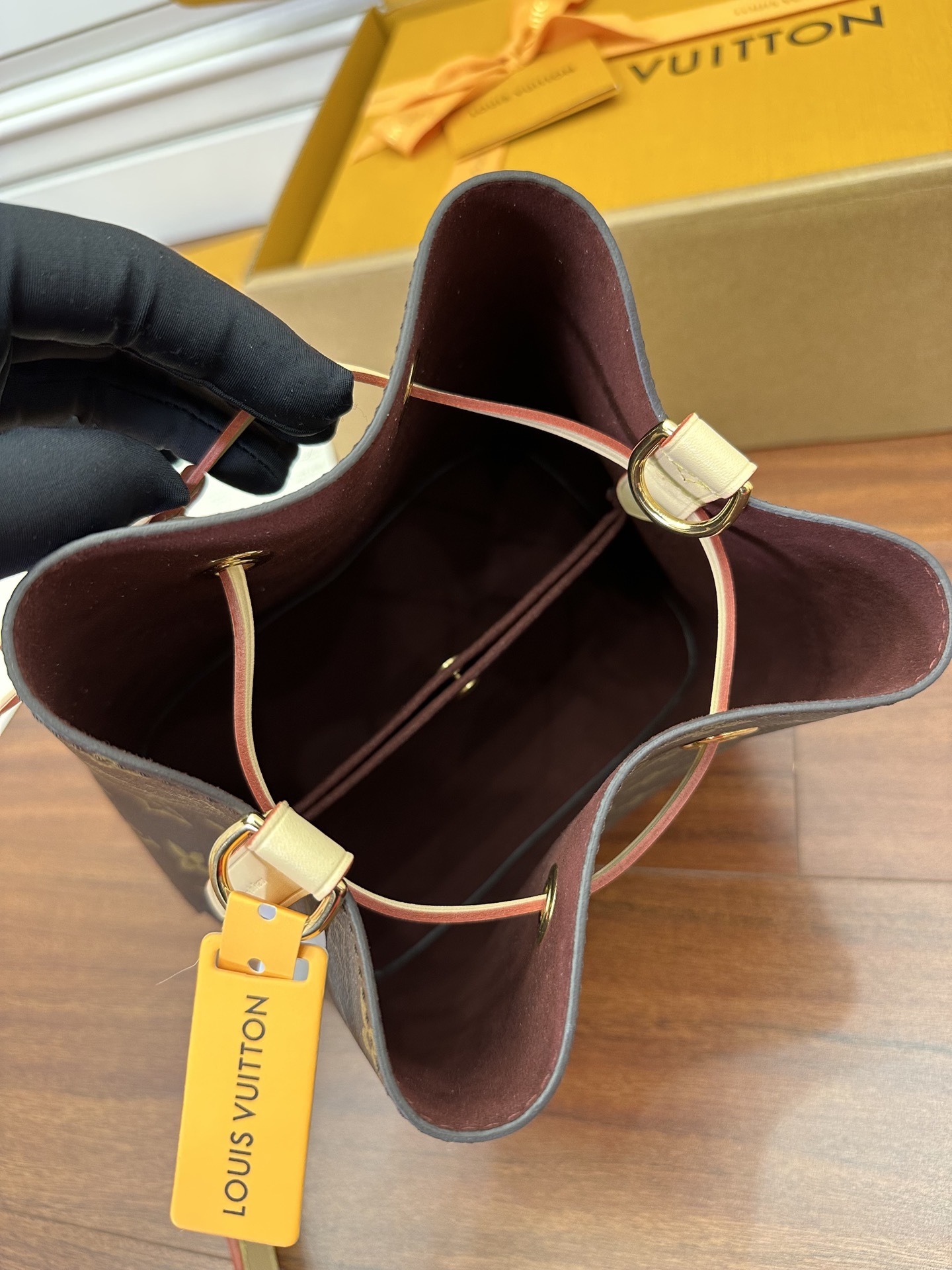 独家首发型号M46581特正版品质全面再次升级专柜同步电子芯片内码新礼盒礼品袋保护纸铜版电子标签合格证皮