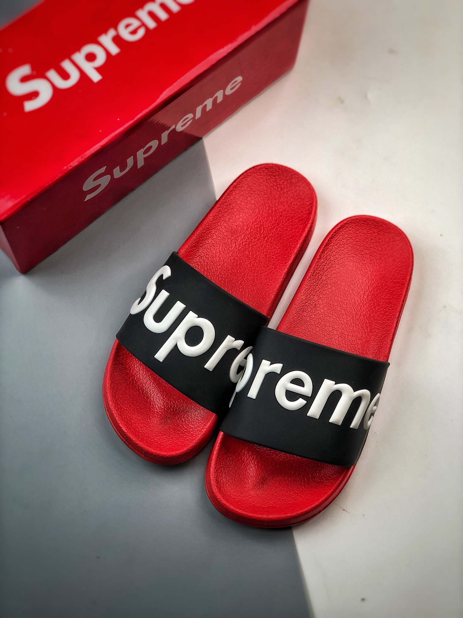 正确100 Supreme suprize design 街头潮牌沙滩拖鞋情侣款