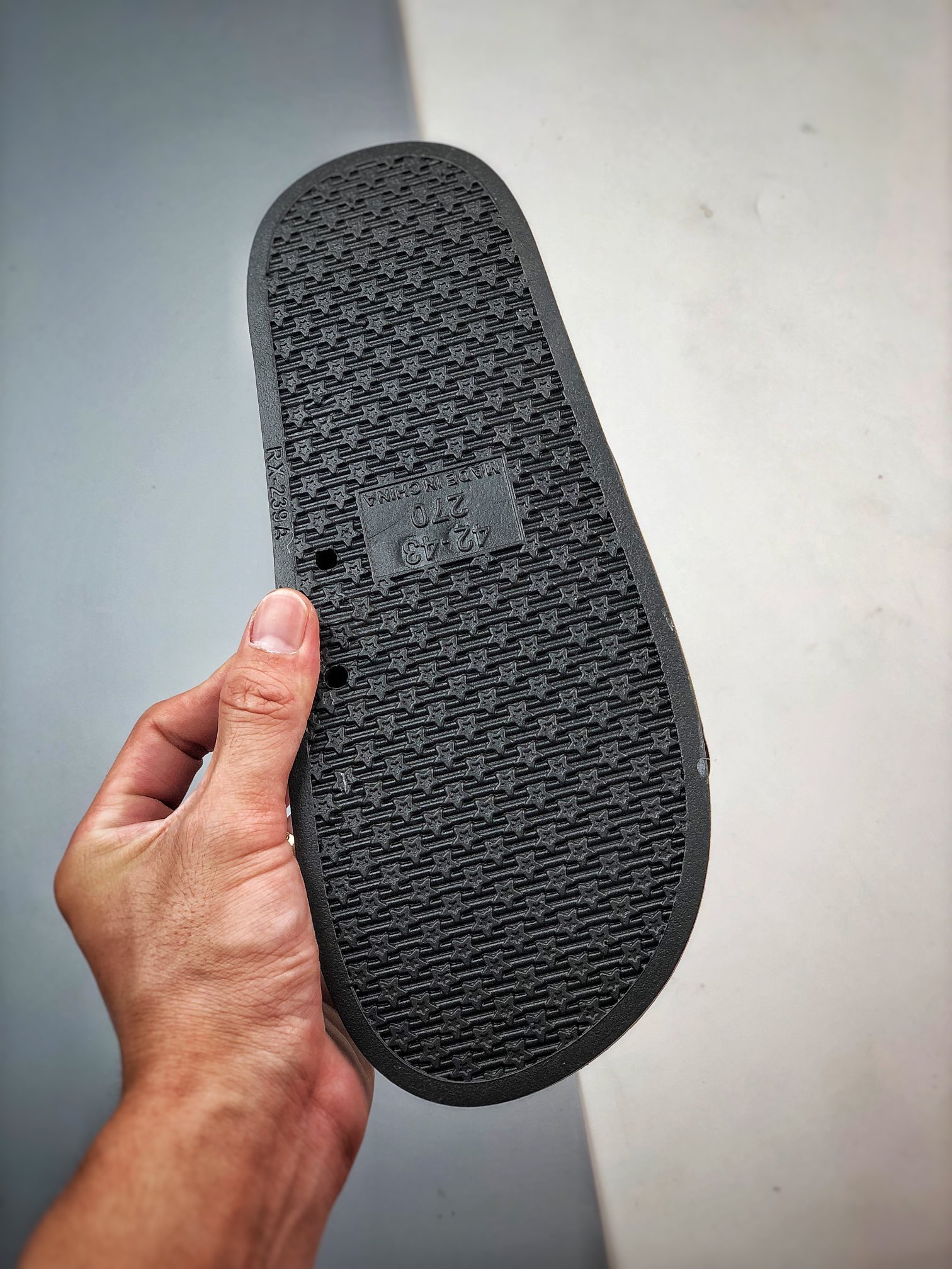 100 Supreme suprize design 街头潮牌沙滩拖鞋情侣款