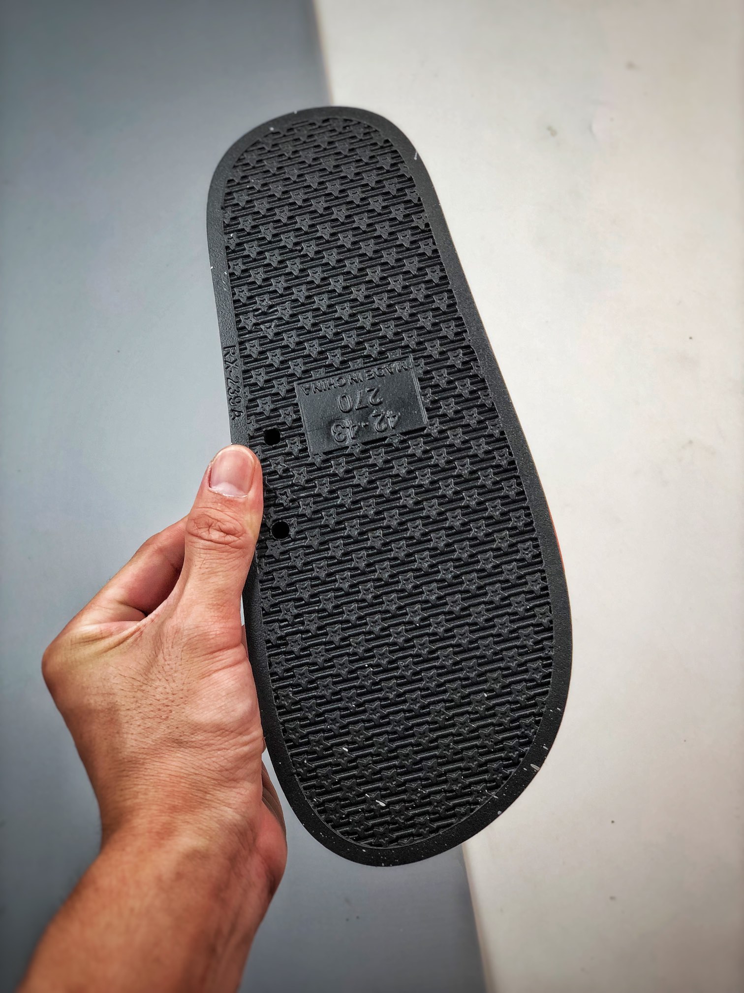 100 Supreme suprize design 街头潮牌沙滩拖鞋情侣款