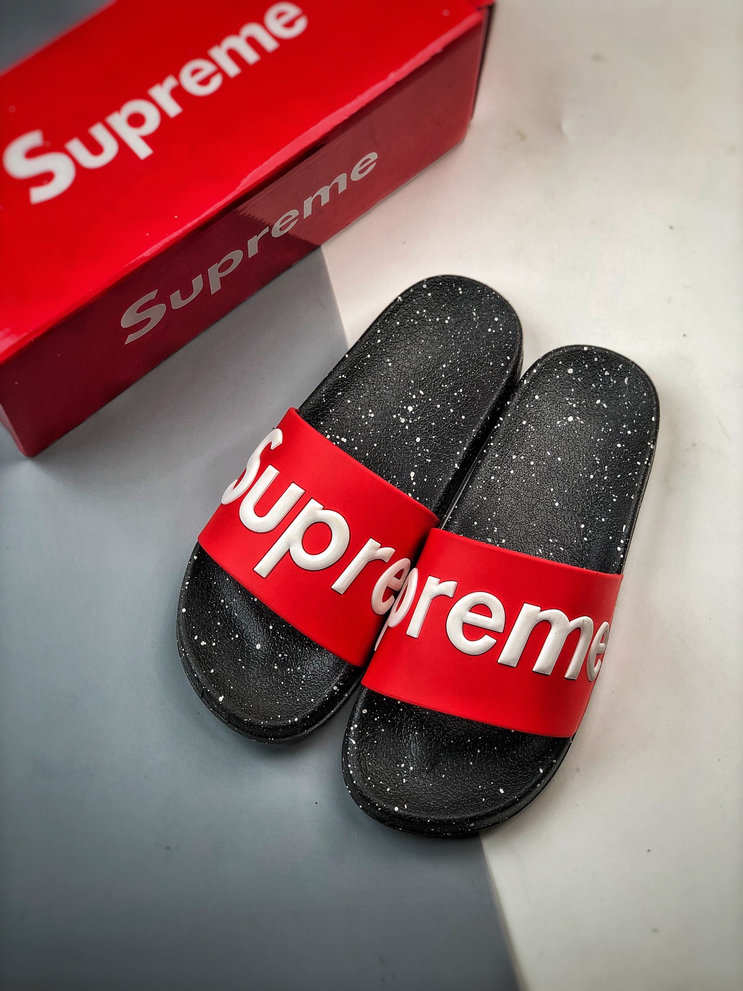 100 Supreme suprize design 街头潮牌沙滩拖鞋情侣款