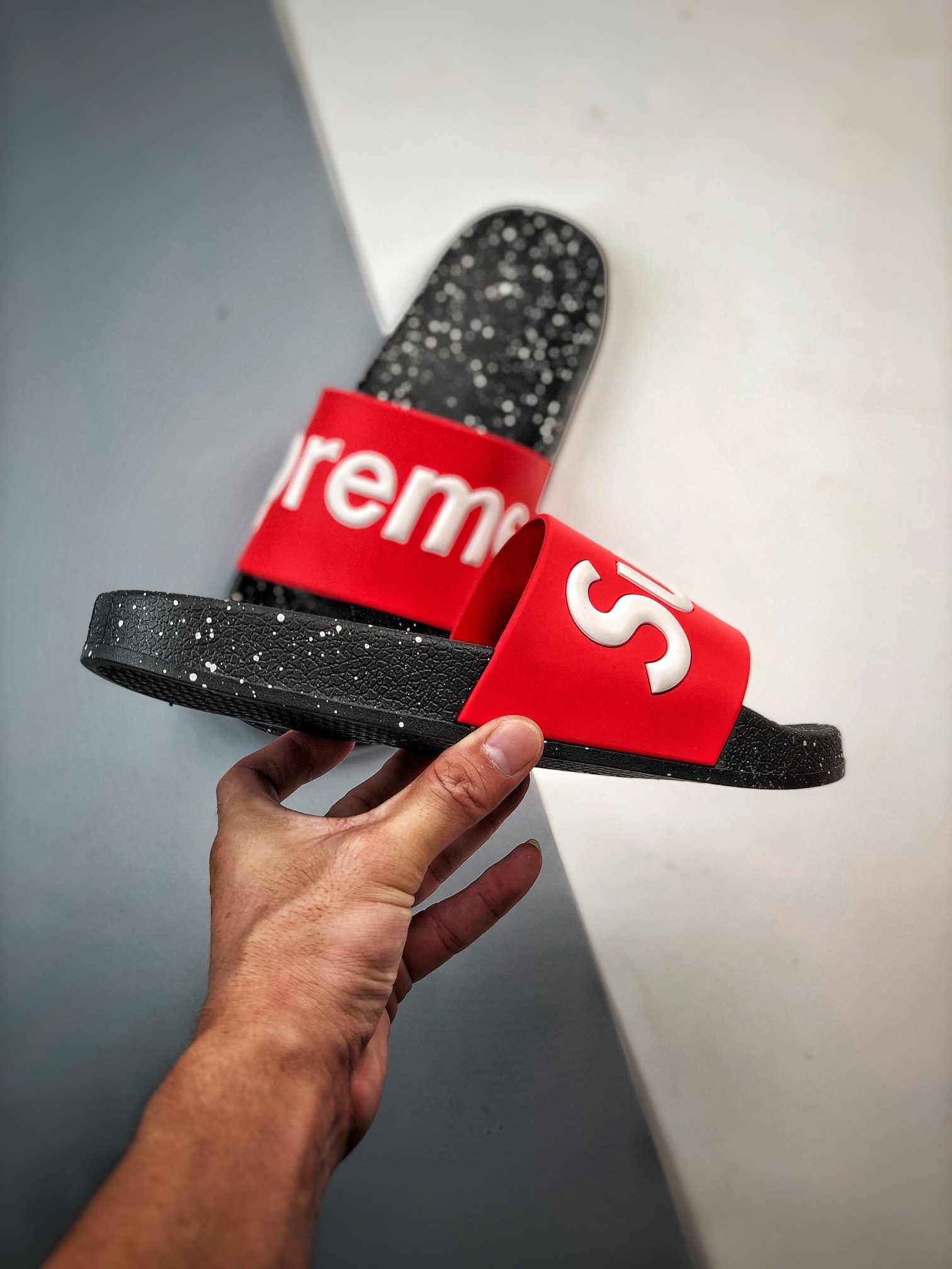 100 Supreme suprize design 街头潮牌沙滩拖鞋情侣款