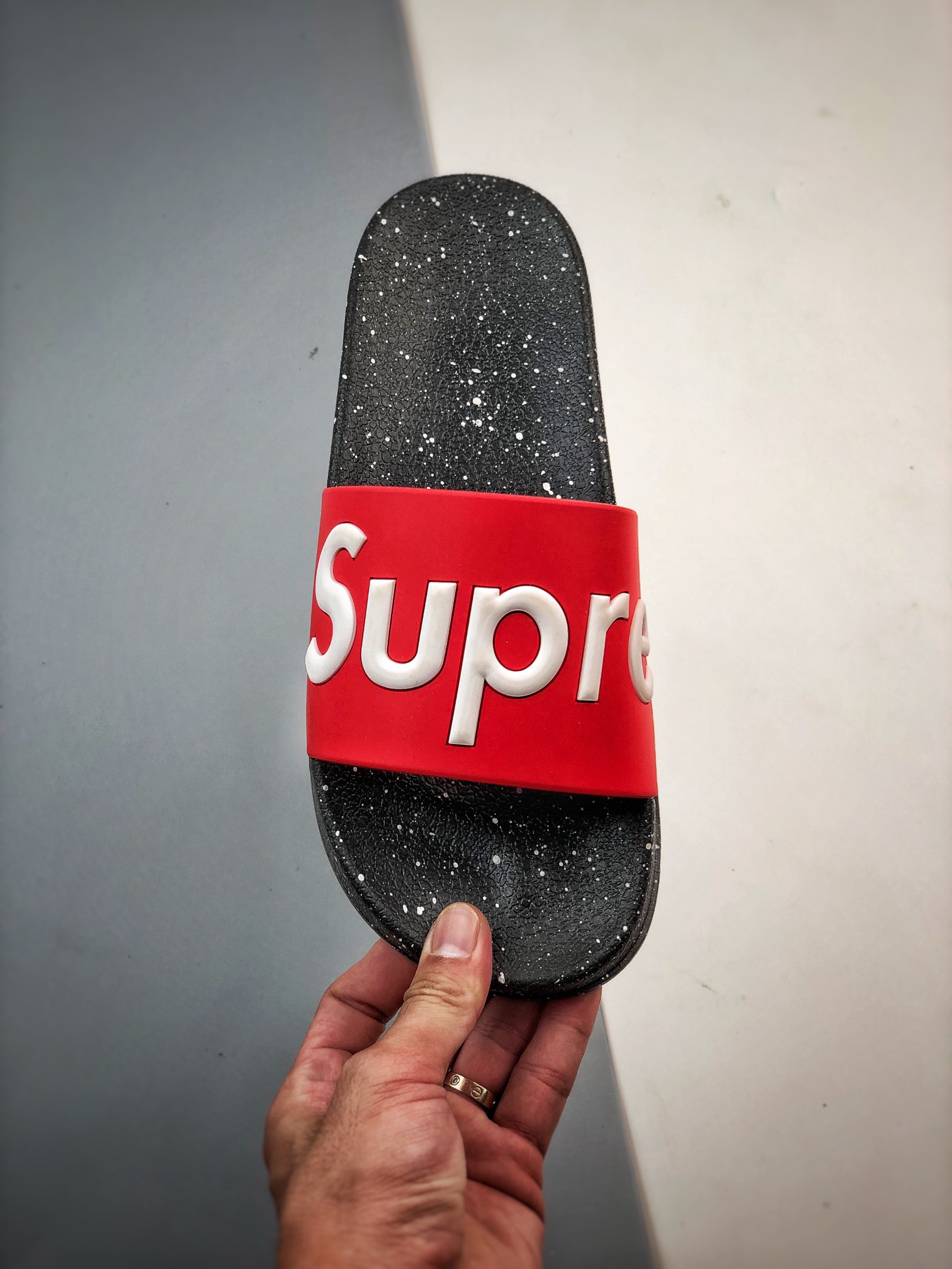 100 Supreme suprize design 街头潮牌沙滩拖鞋情侣款