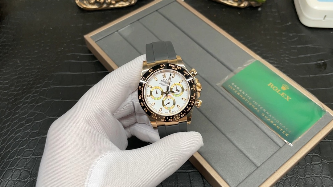 Rolex 迪通拿系列 黄金胶迪白面