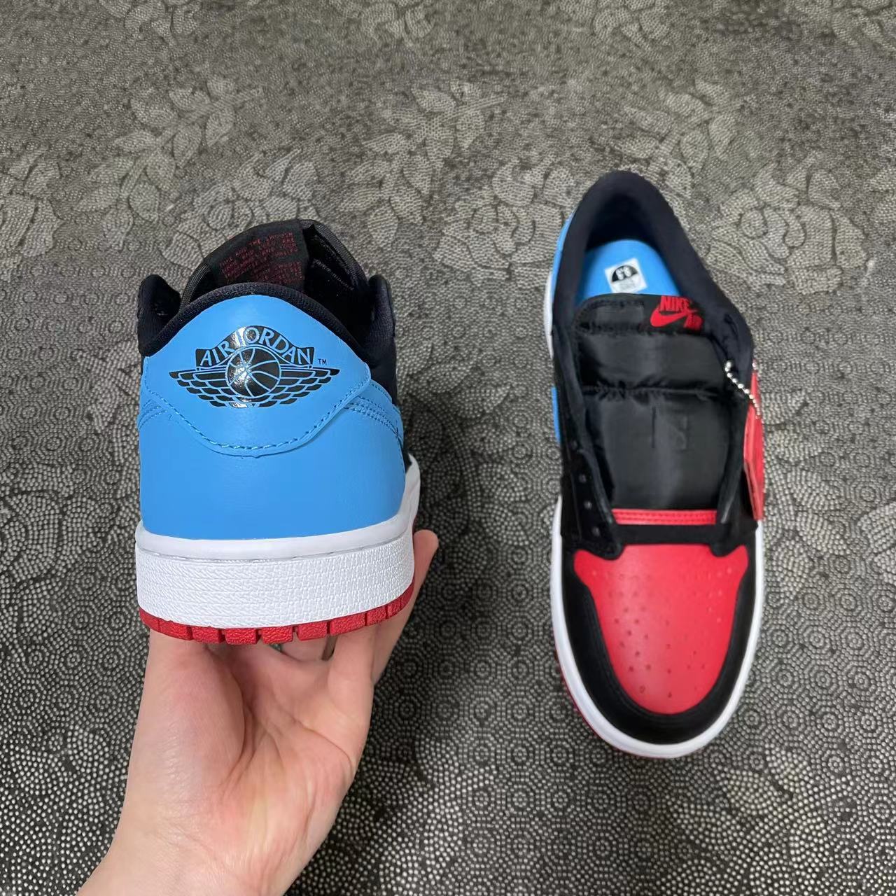 ? Aj1 Low og款 Unc蓝红色 警灯?