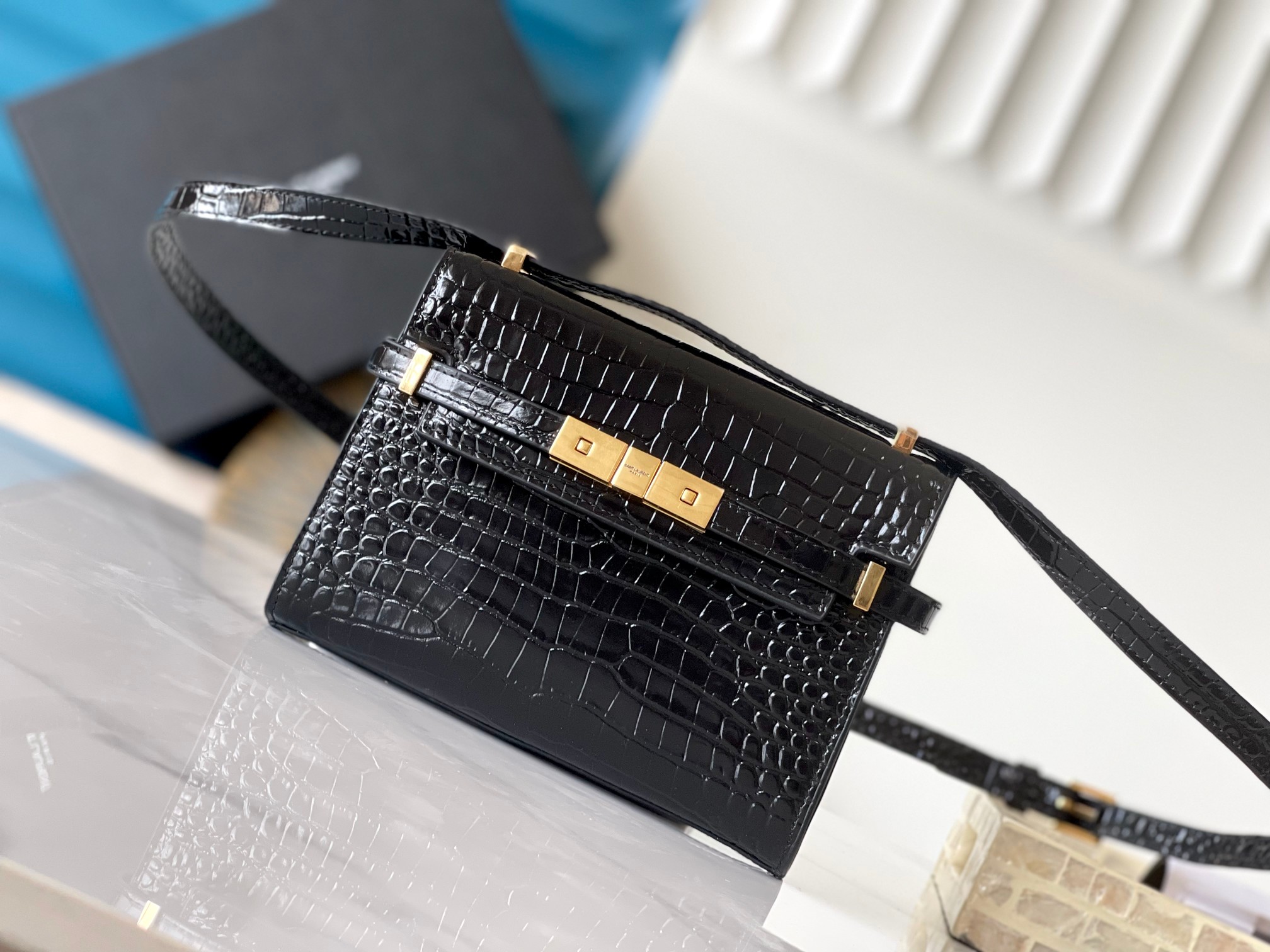 Manhattan mini underarm bag crossbody bag cowhide metal clasp flap