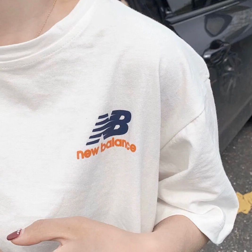 P59💰
【新百伦短袖】
New Balance新百伦拼色经典款短袖T恤,男女同款,纯棉面料 柔软舒适,简单大方,上身百搭、潮流有范!
颜色:黑色 白色
尺码:S M L XL XXL