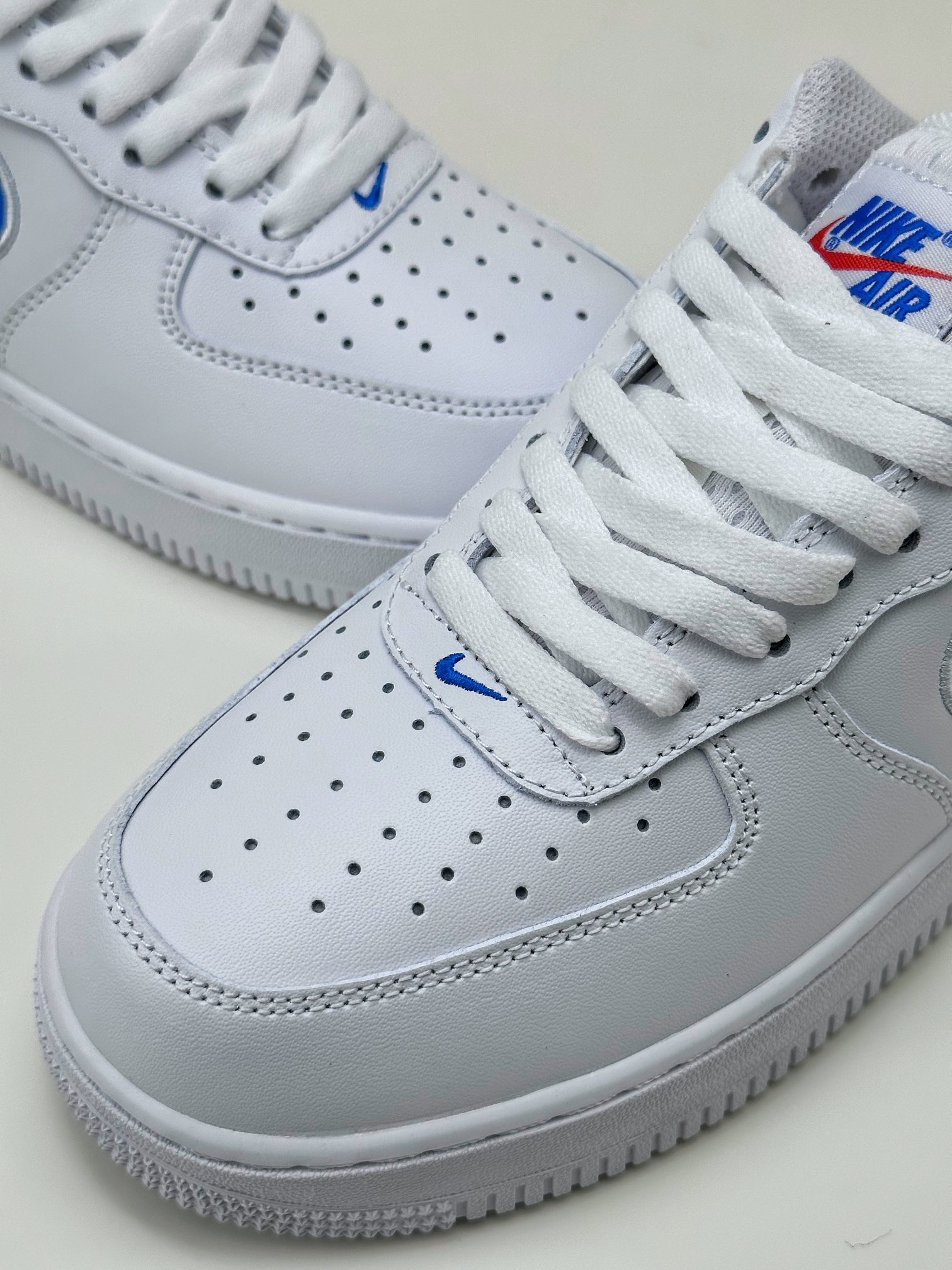 200 Nike Air Force 1 Low 07 复古白蓝 FN7804-100