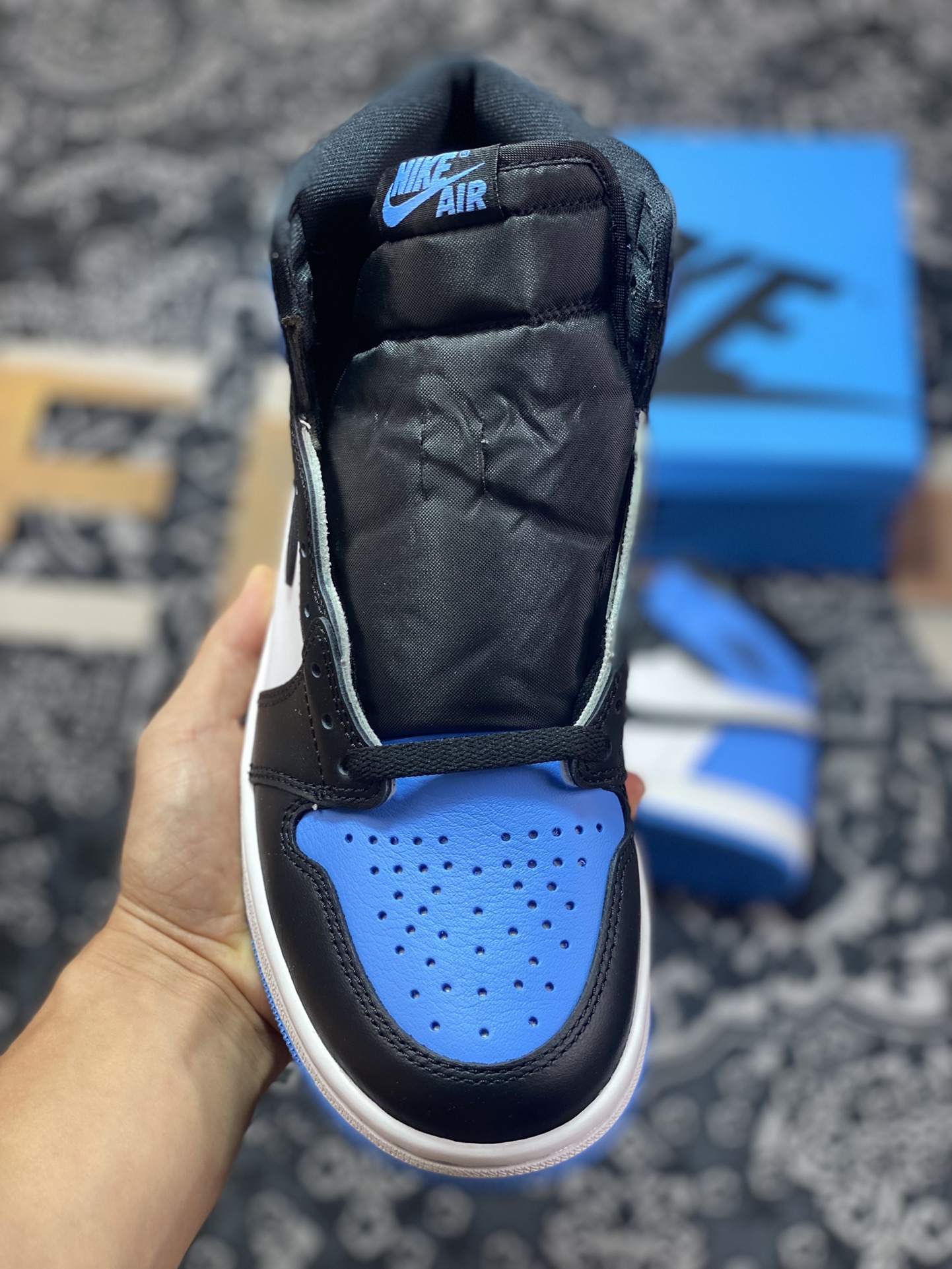 420 优选 Air Jordan 1 ” University Blue “ AJ1乔1高帮文化篮球鞋 蓝白 DZ5485-400