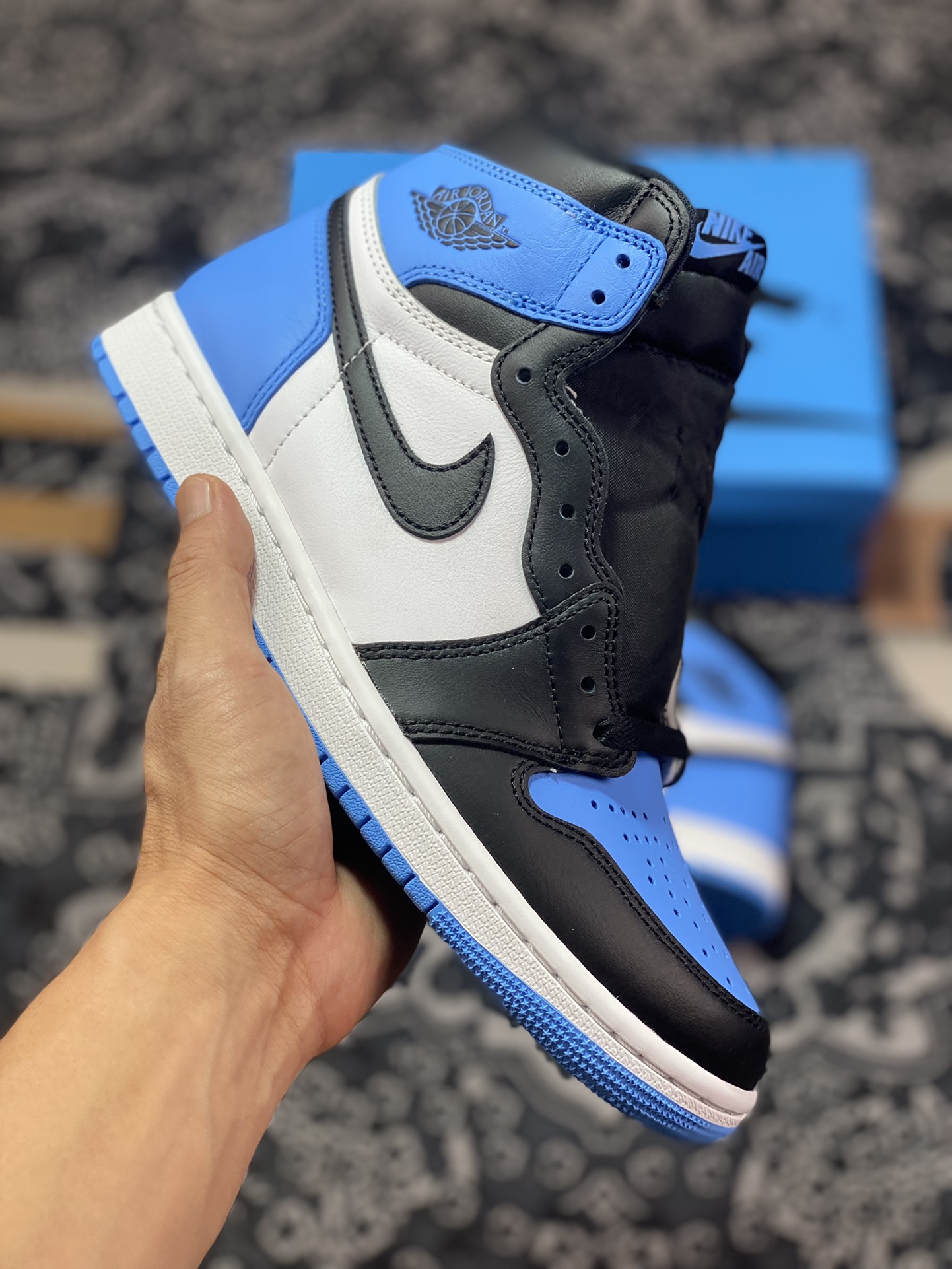 420 优选 Air Jordan 1 ” University Blue “ AJ1乔1高帮文化篮球鞋 蓝白 DZ5485-400