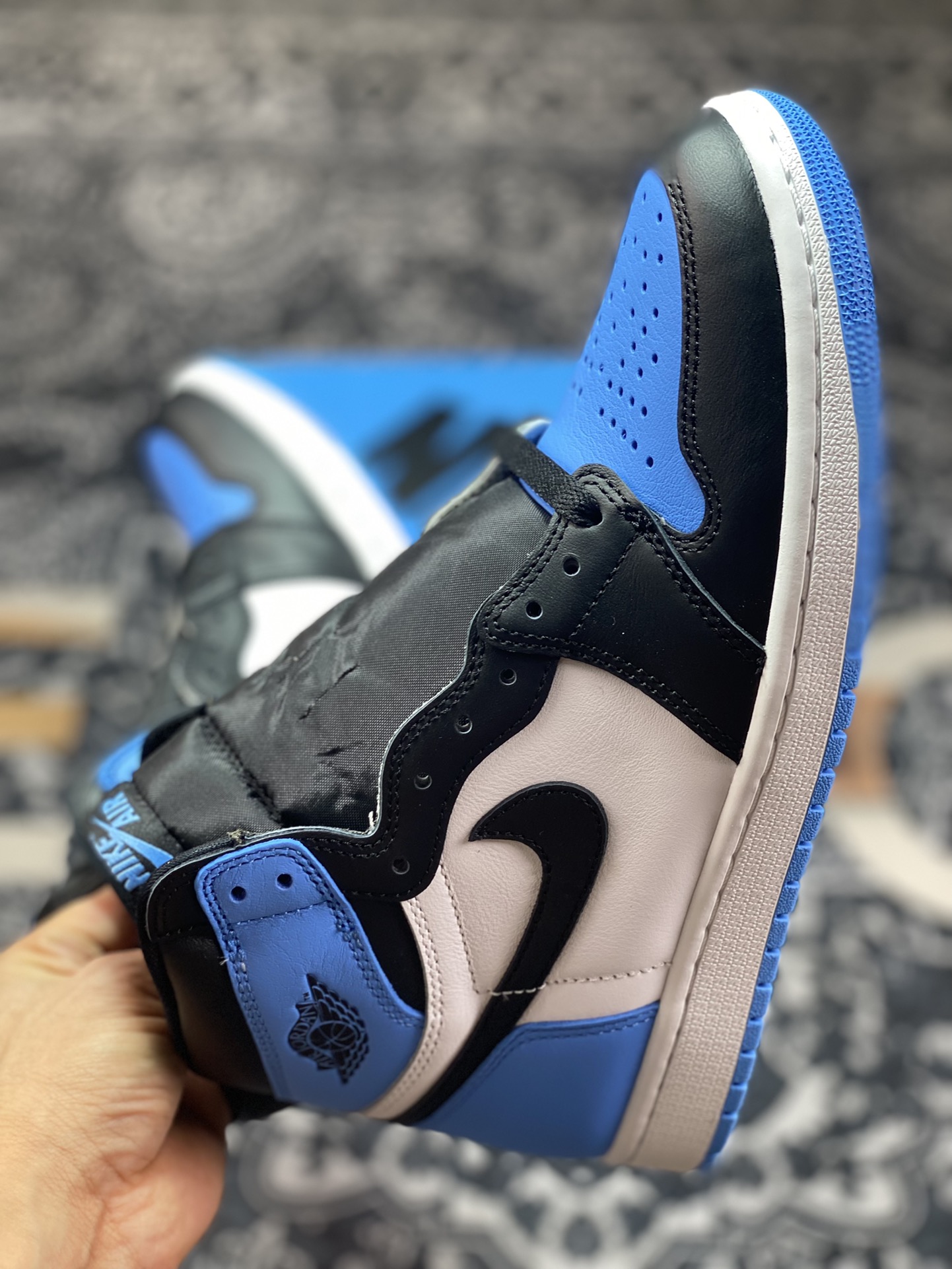 420 优选 Air Jordan 1 ” University Blue “ AJ1乔1高帮文化篮球鞋 蓝白 DZ5485-400