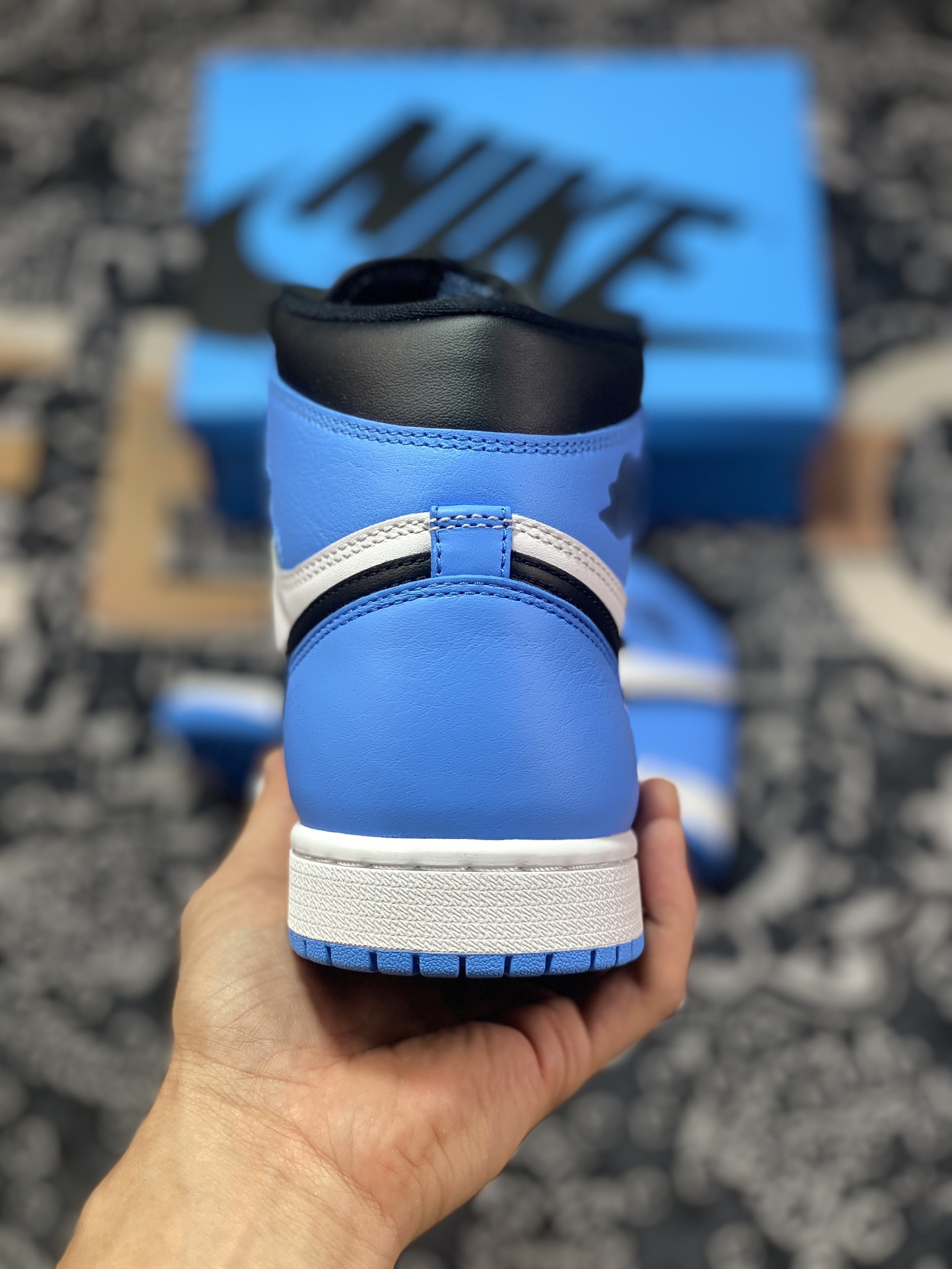 420 优选 Air Jordan 1 ” University Blue “ AJ1乔1高帮文化篮球鞋 蓝白 DZ5485-400