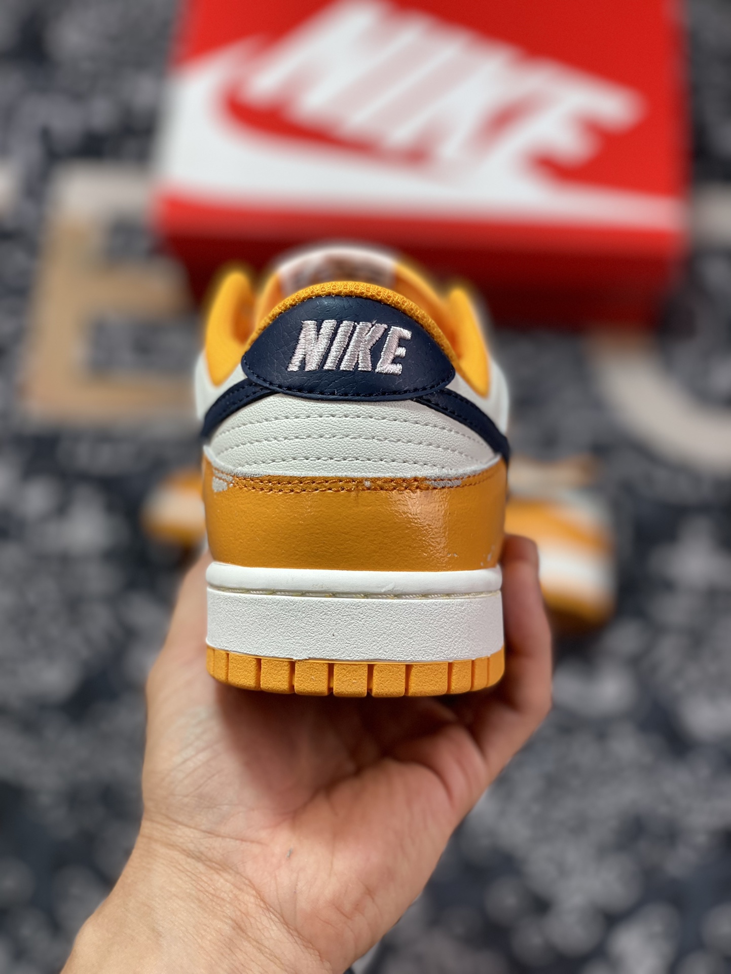 NK Dunk Low ”Wear and Tear“ FN3418-100