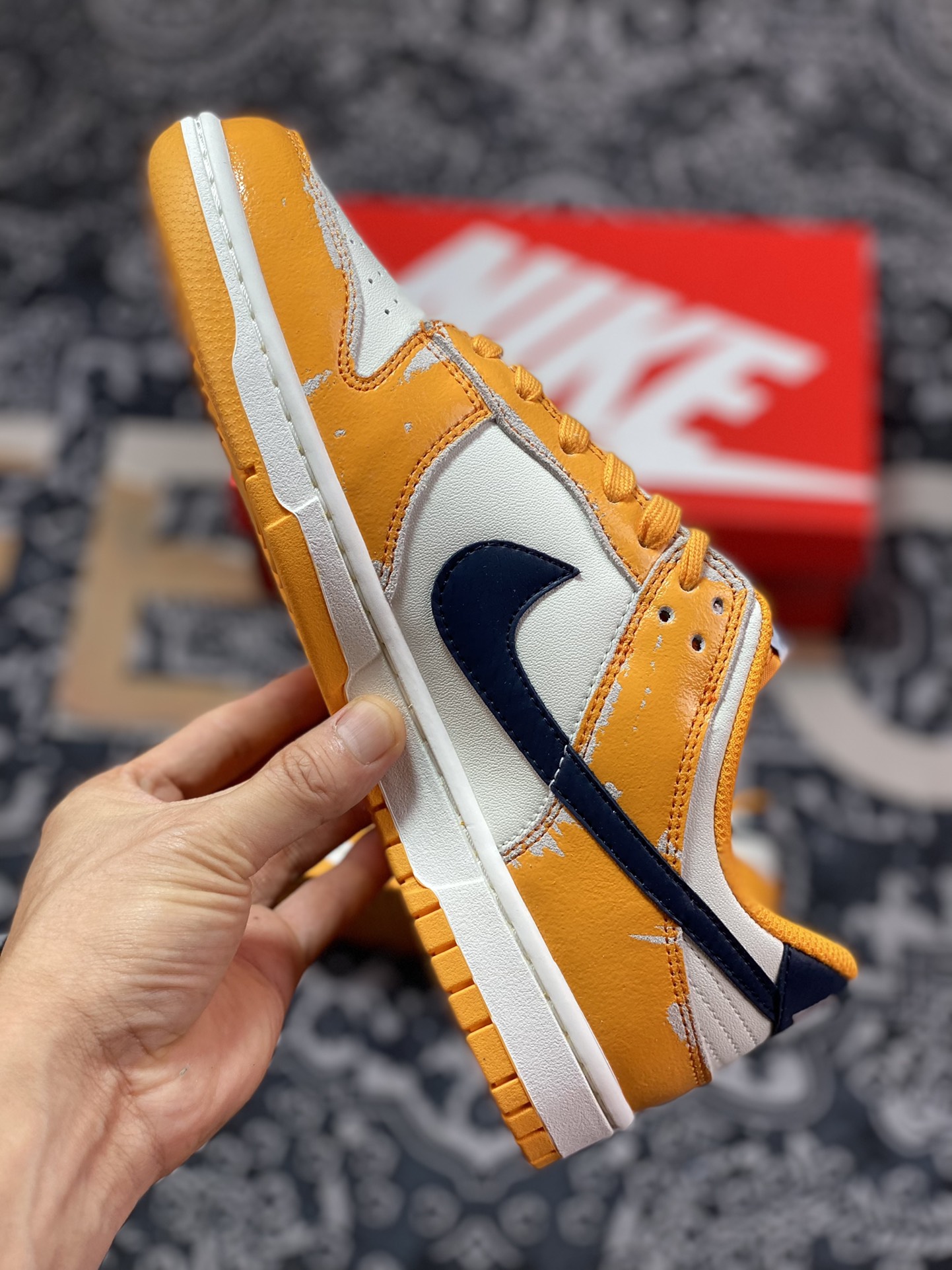 NK Dunk Low ”Wear and Tear“ FN3418-100