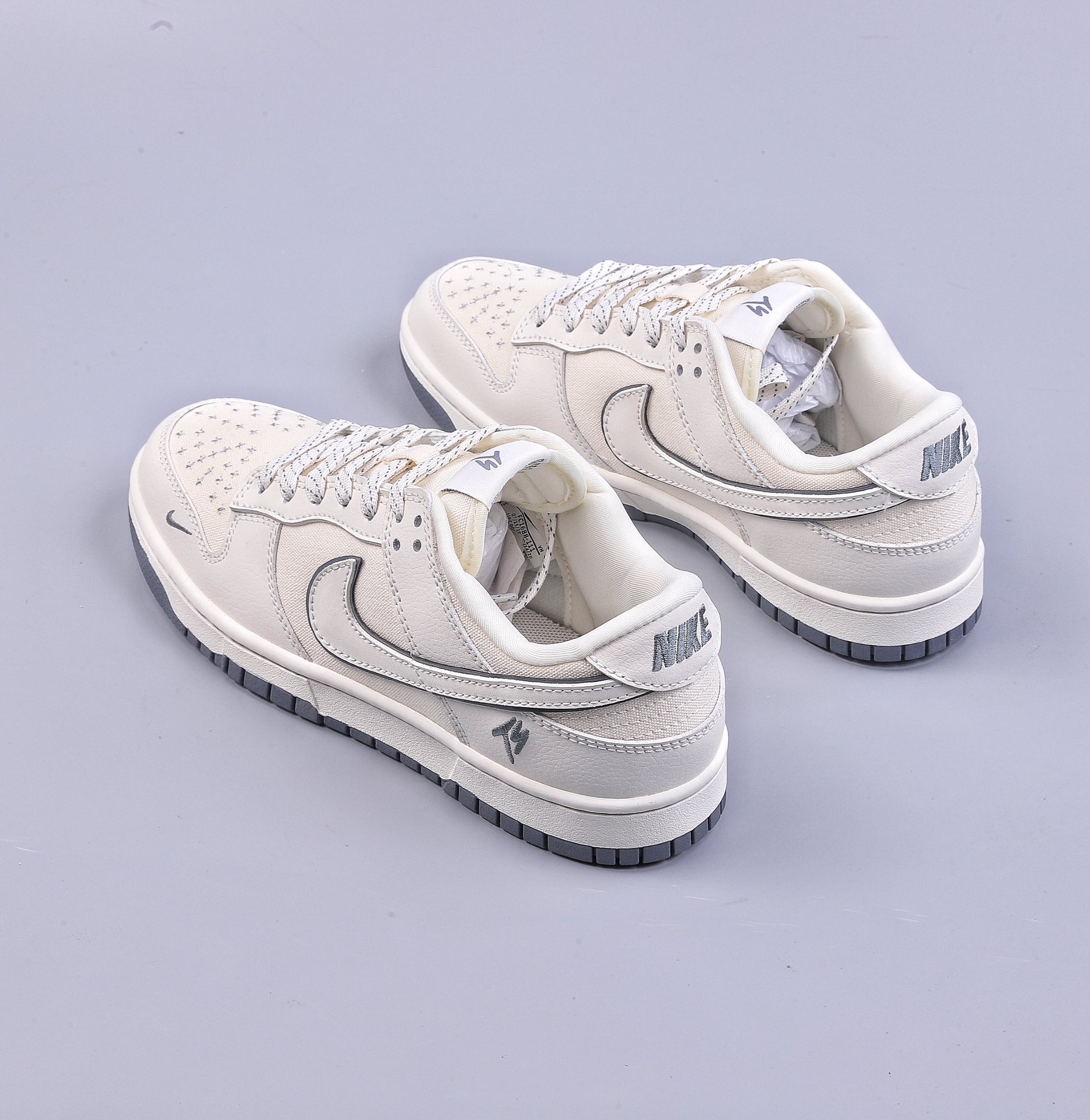 Nk SB Dunk Low TS联名-灰帆布 周年高端定制 低帮休闲板鞋 FC1688-111