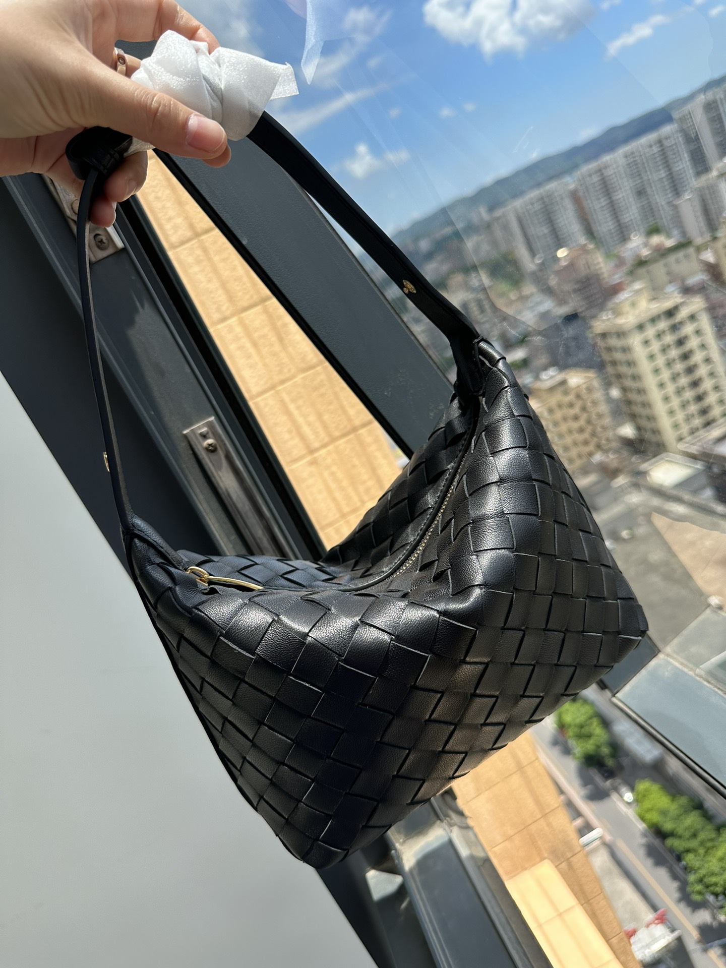 P950 Pure original Bottega Veneta (BV) 23 new women's Wallace shoulder bag woven handbag armpit bag, also equipped with the intrecciato weaving p