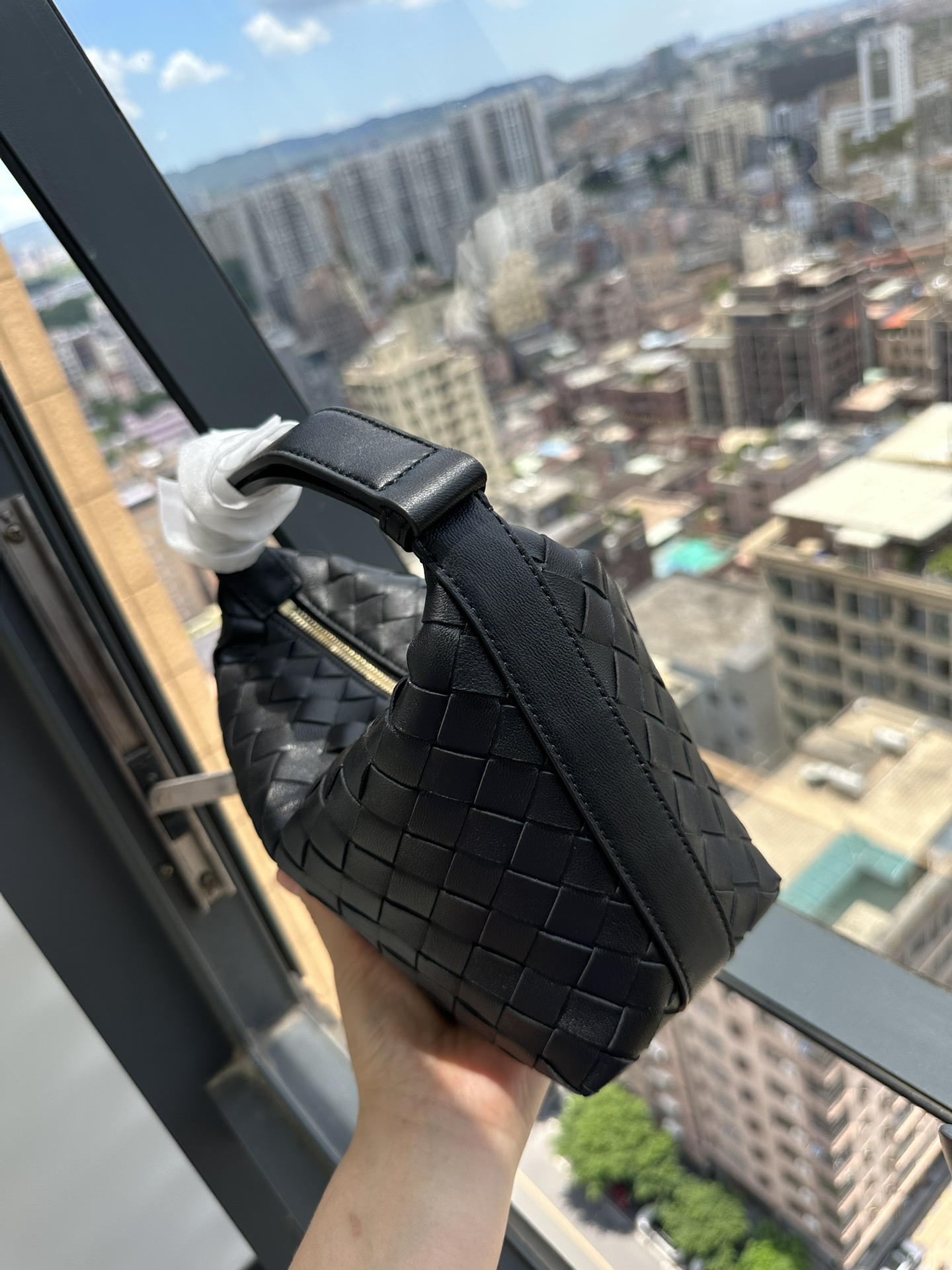 P950 Pure original Bottega Veneta (BV) 23 new women's Wallace shoulder bag woven handbag armpit bag, also equipped with the intrecciato weaving p