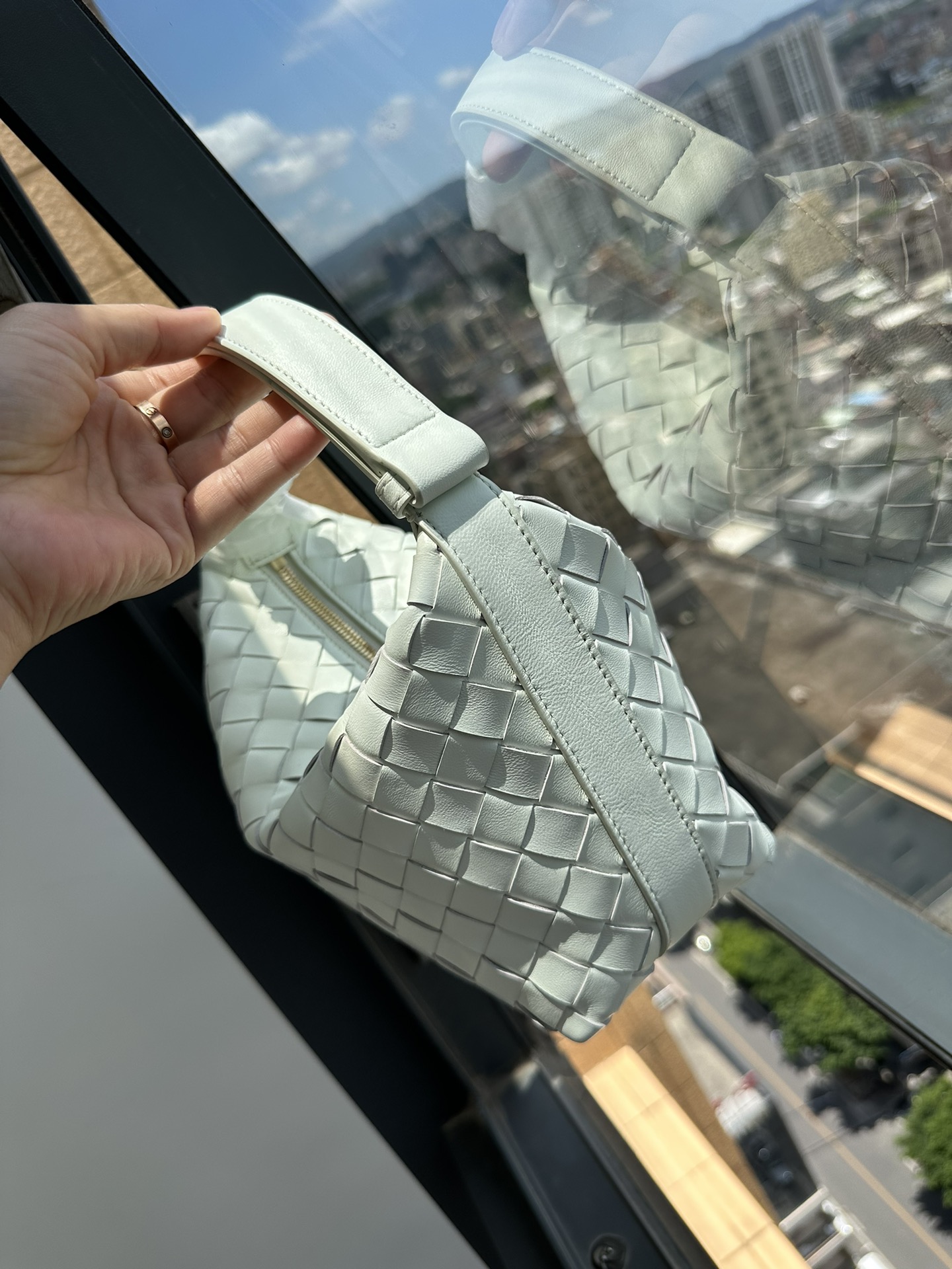 950 Pure original product Bottega Veneta (BV) 23 new women's Wallace shoulder bag woven handbag armpit bag, also equipped with the intrecciato we