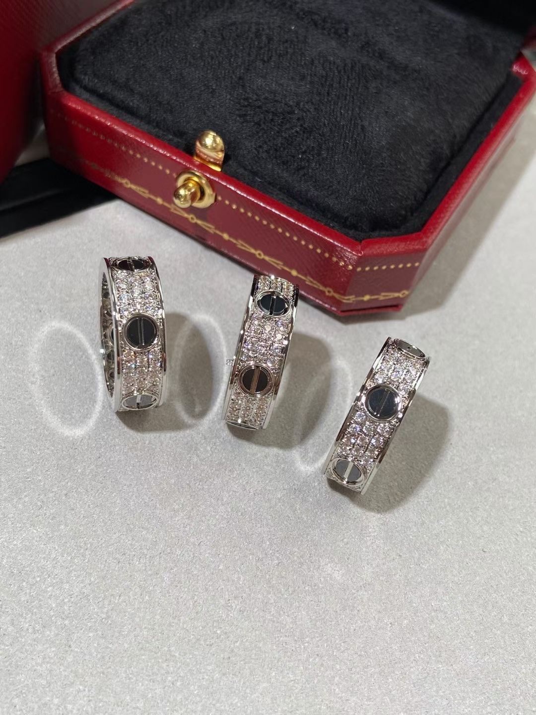 Cartier 卡地亚/Cartier 满天星黑钉戒指