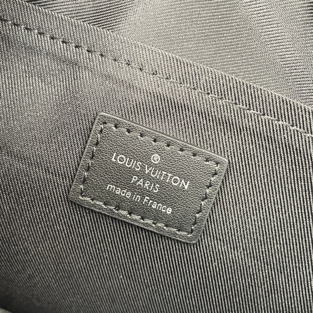 ，🇫🇷海外原单m45585独家实拍！此新款 steamer 邮差包为 new classics 系列注入