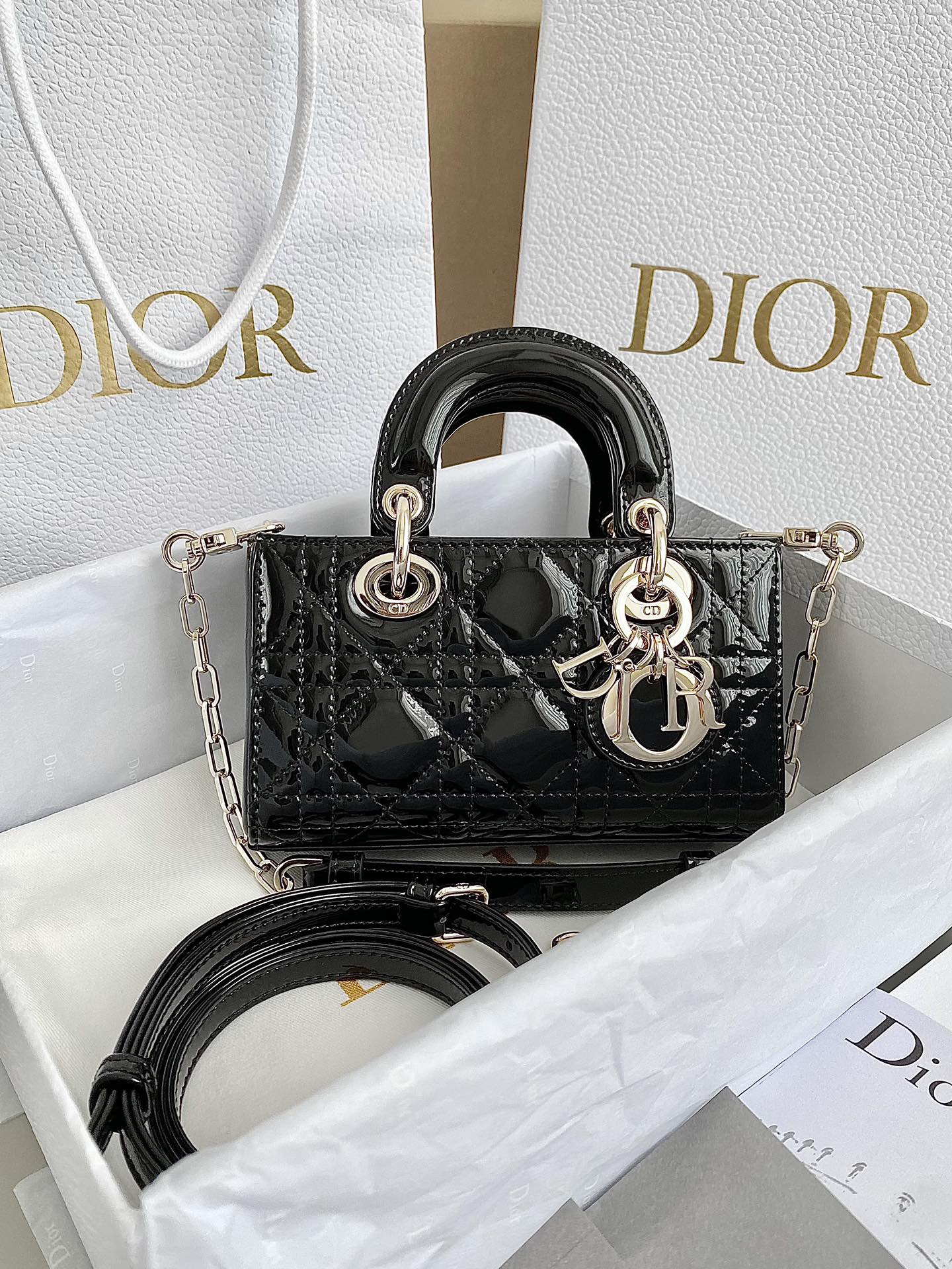 Dior 漆皮黑金 超迷你𝗗-𝗝𝗼𝘆 𝗯𝗮𝗴七夕爱心款 果然就是轮回 回归了一把中古戴妃长方包形