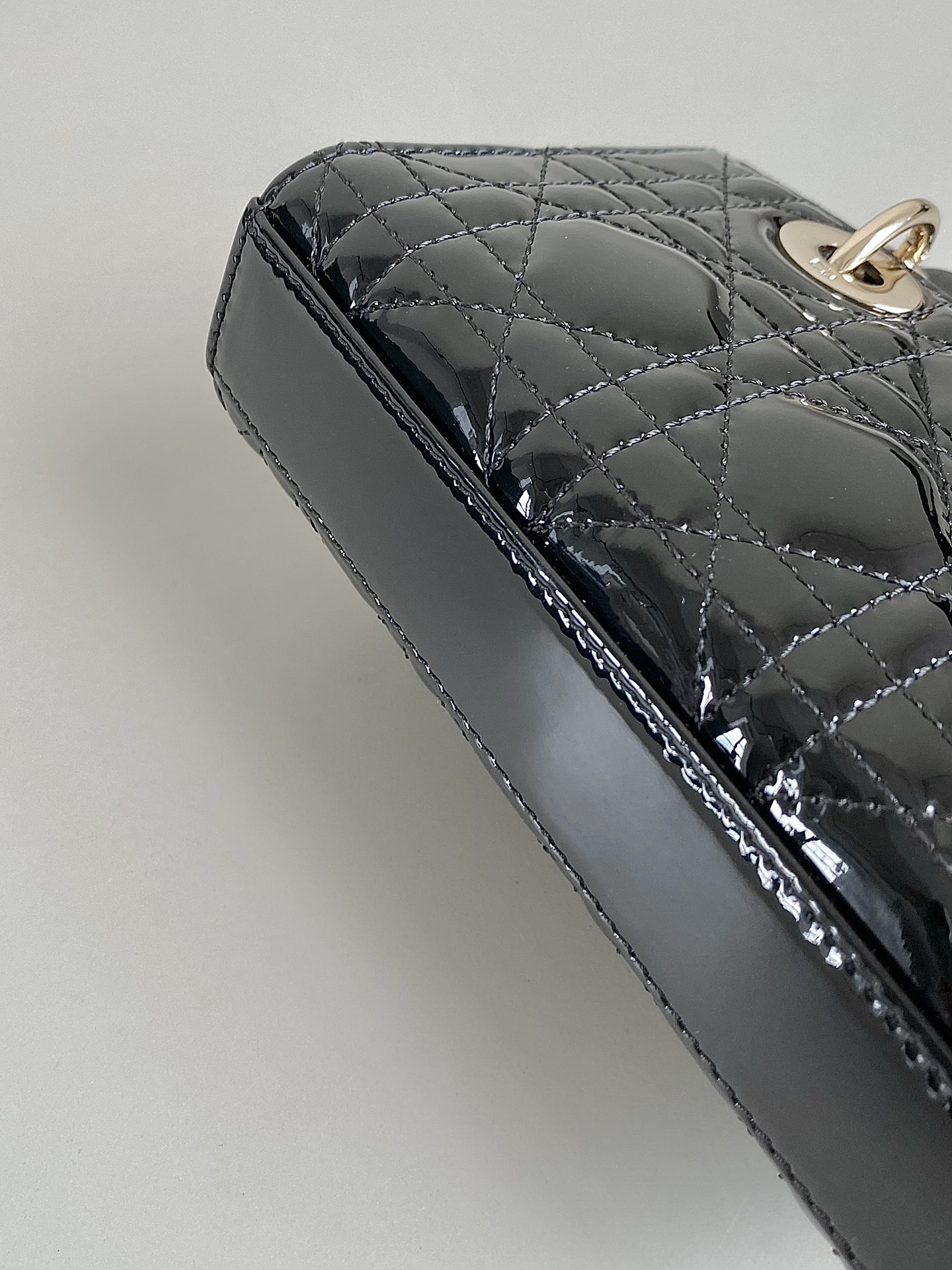 Dior 漆皮黑金 超迷你𝗗-𝗝𝗼𝘆 𝗯𝗮𝗴七夕爱心款 果然就是轮回 回归了一把中古戴妃长方包形