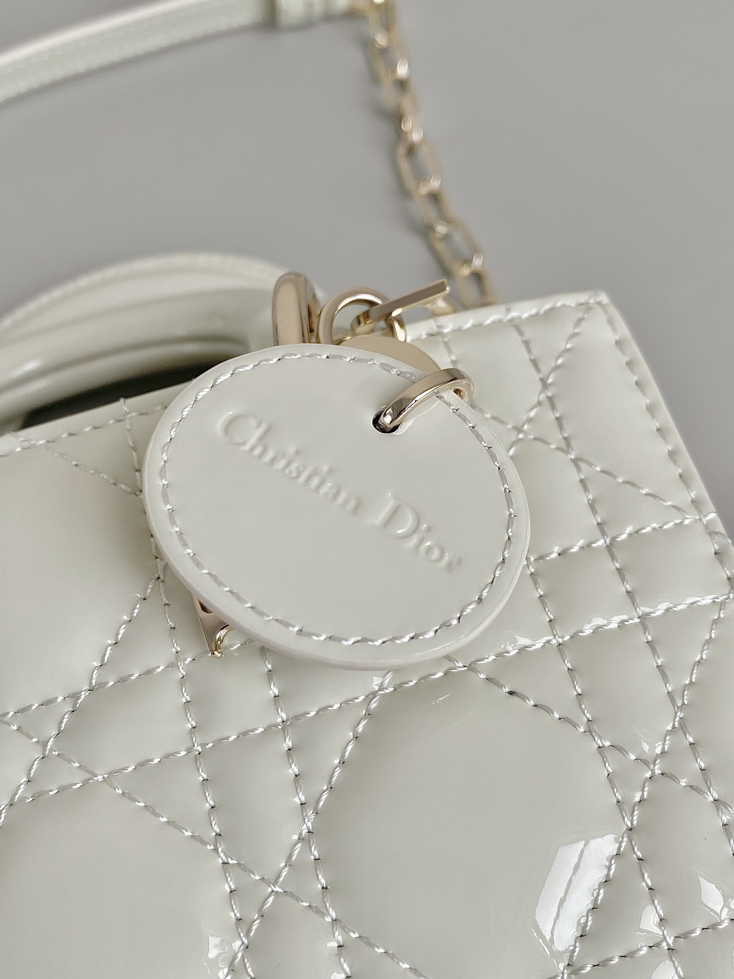 Dior 漆皮白 超迷你𝗗-𝗝𝗼𝘆 𝗯𝗮𝗴七夕爱心款 果然就是轮回 回归了一把中古戴妃长方包形