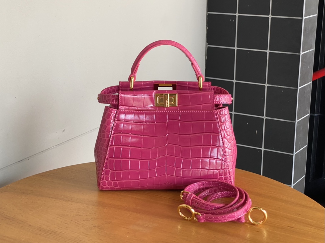Fendi rose red