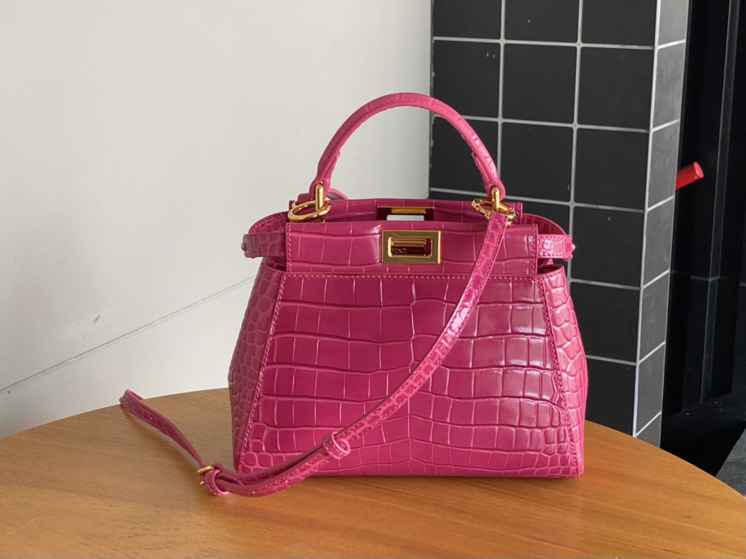Fendi rose red