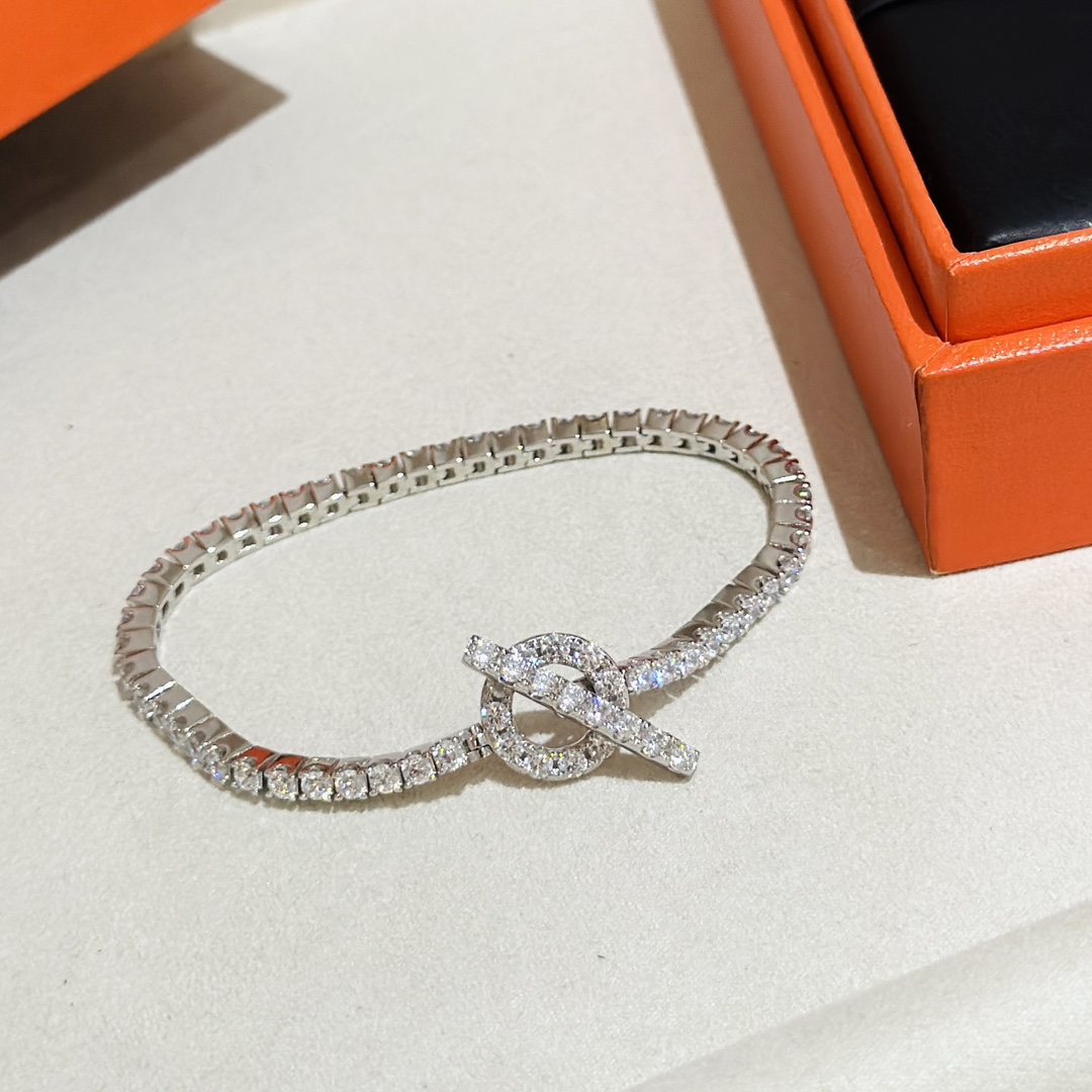 Hermès T-Bar Pavé Diamond Toggle Bracelet - Comprehensive