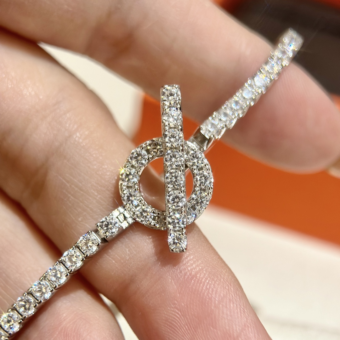 Hermès T-Bar Pavé Diamond Toggle Bracelet - Comprehensive 4
