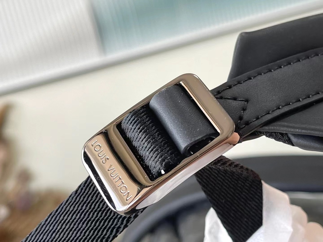 this Discovery Backpack PM delivers versatile functionality in a more - Bag 7