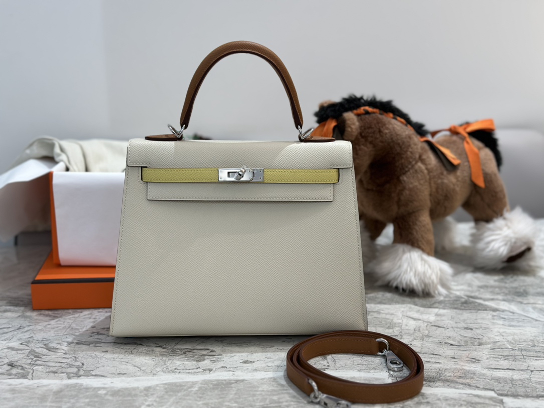 NO:811652,Super beautiful 3 color matching kelly25cm original esom leather 10 milkshake white/1z chick yellow/37 golden brown silver buckle pure handmade, Hermes, Hermes, Hermes,19860909超级美 3拼色 kelly25cm 原厂esom皮 10奶昔白 /1z小鸡黄 /37金棕 银扣 纯手工,爱马仕,hermes,Hermes,,Bag