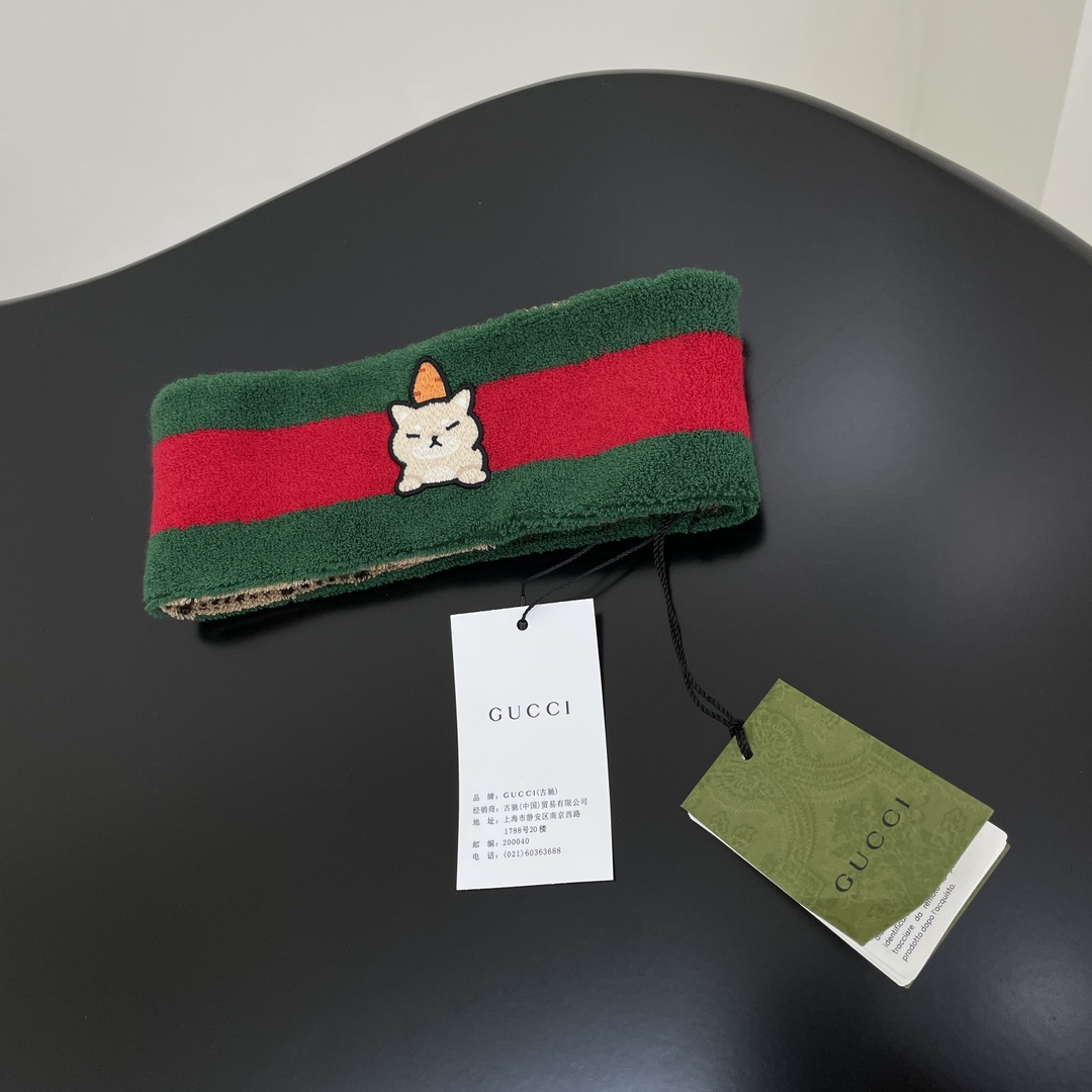 𝐺𝑢𝑐𝑐*新品双面毛圈布发带
美国插画家兼设计师Angela Nguyen的作品以流行文化、动漫和动物为
