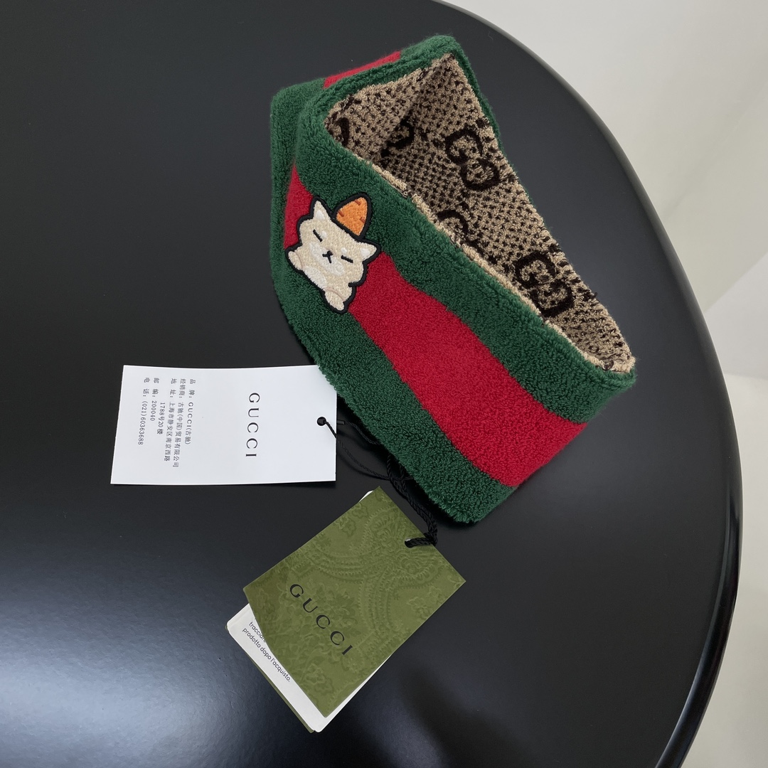 𝐺𝑢𝑐𝑐*新品双面毛圈布发带
美国插画家兼设计师Angela Nguyen的作品以流行文化、动漫和动物为