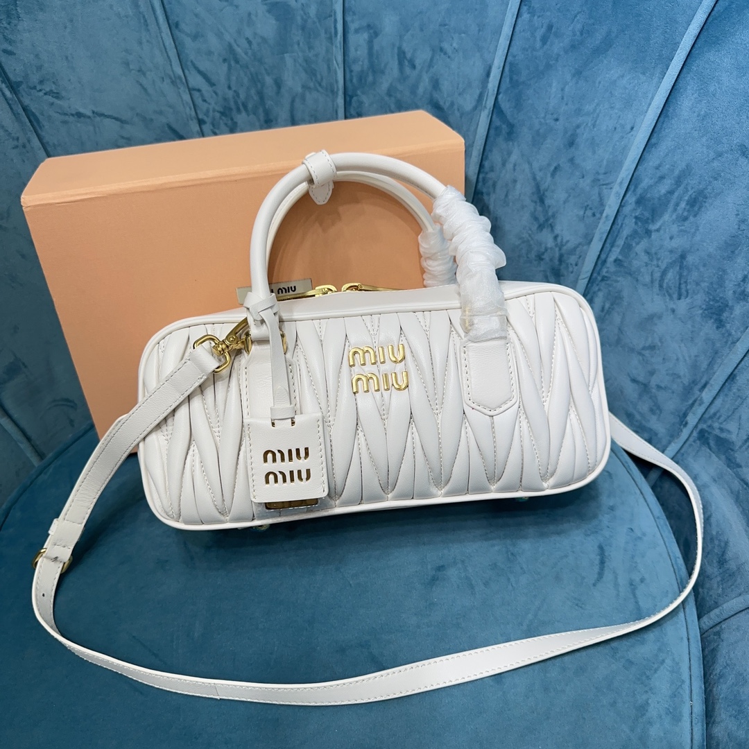 MiuMiu Bolsos de mano Algodón Piel de oveja