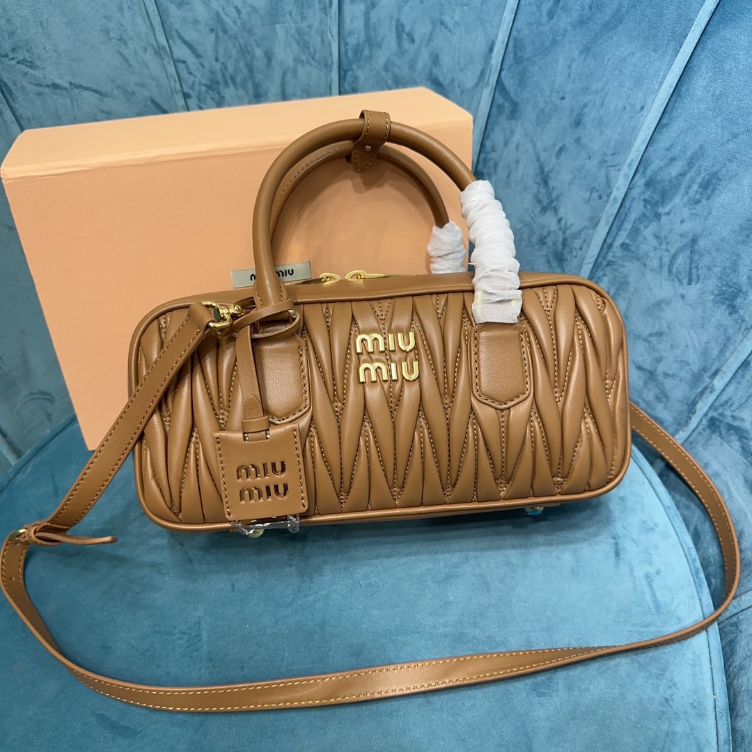 MiuMiu Bolsos de mano Algodón Piel de oveja