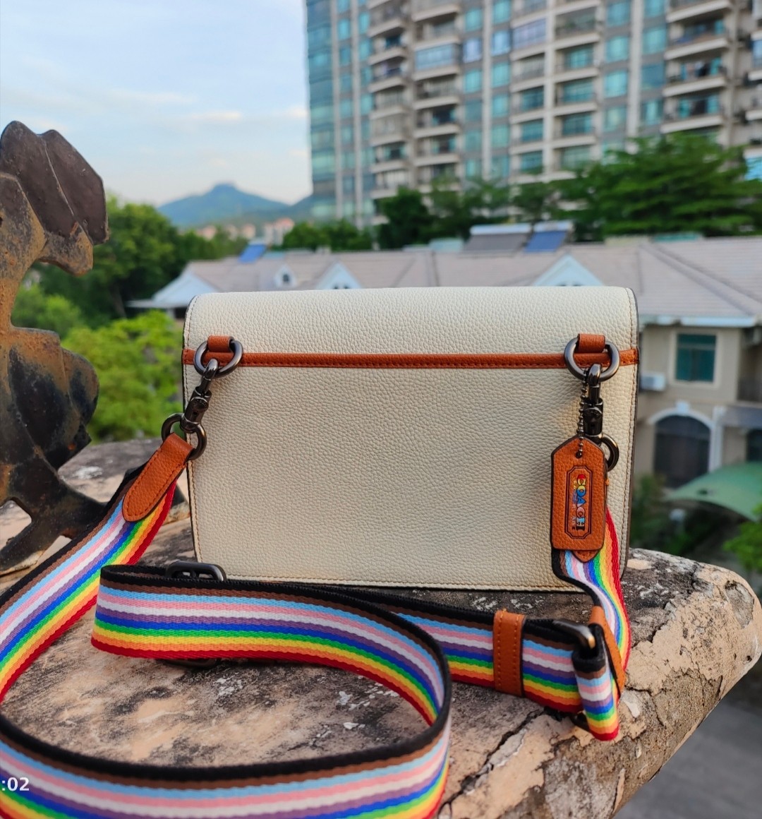Coach 7月新款cj515Coach蔻驰限量微章 包翻盖邮差包Turner单肩斜挎包 荔枝纹牛皮