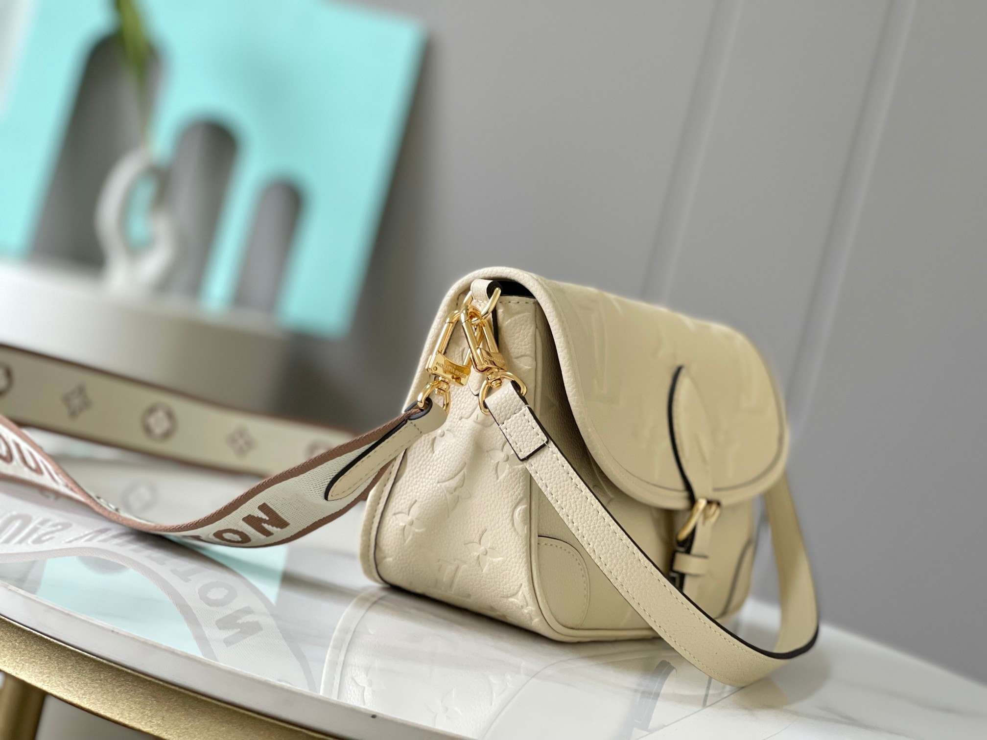 💍🌂顶级原单,46388压花本款 Diane 手袋取材路易威登经典 Monogram EmPreinte