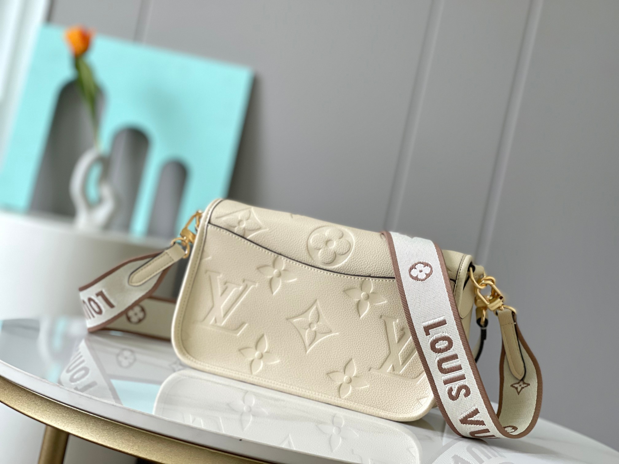 💍🌂顶级原单,46388压花本款 Diane 手袋取材路易威登经典 Monogram EmPreinte