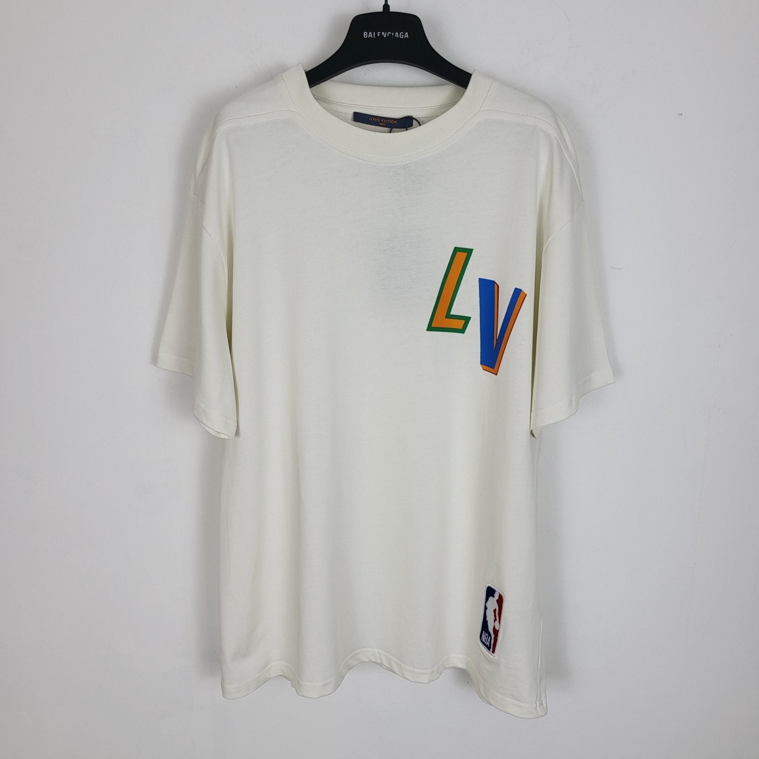 루이비통 자수 프린트 콜라보 반팔 티셔츠 808 Louis Vuitton T Shirt