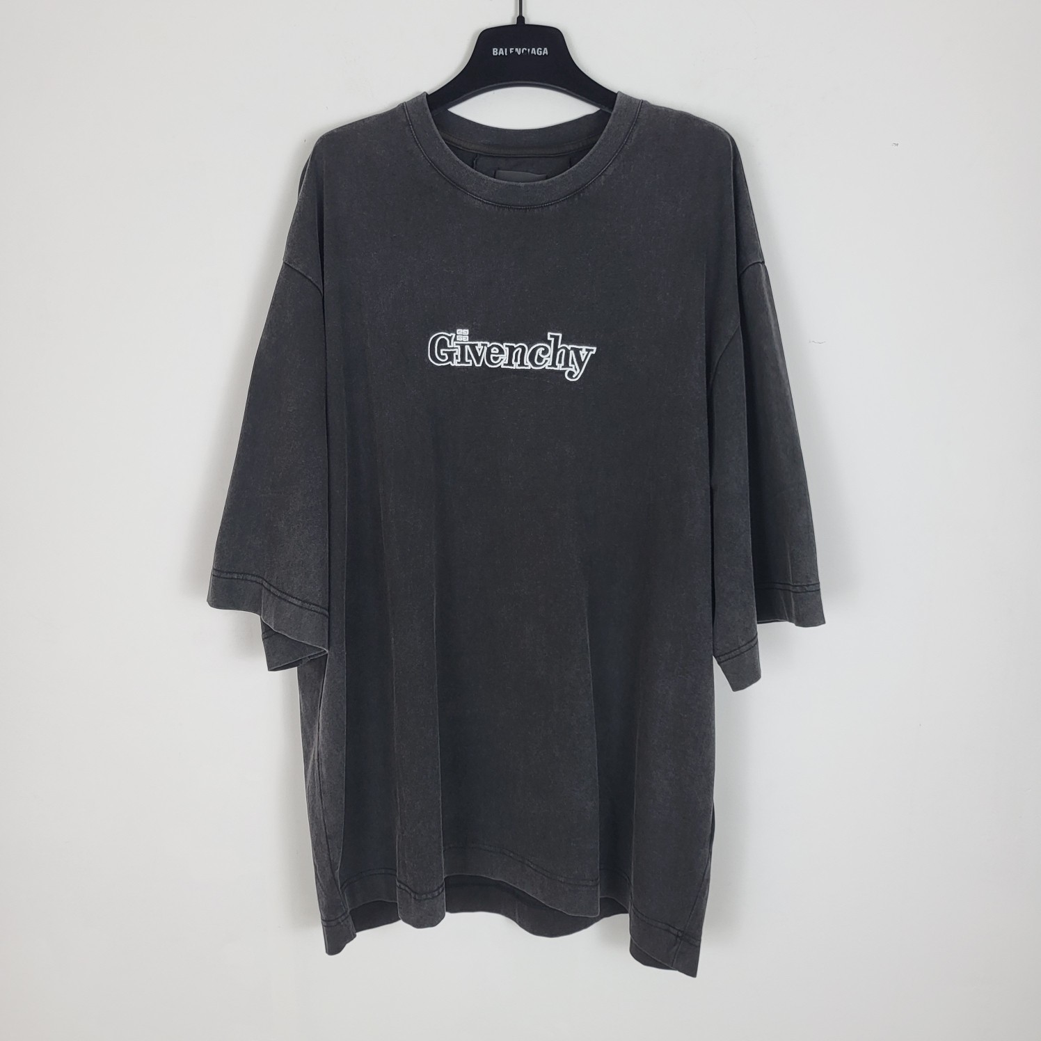 스톤아일랜드 자수 오버핏 반팔 티셔츠 817 Stone Island T Shirt