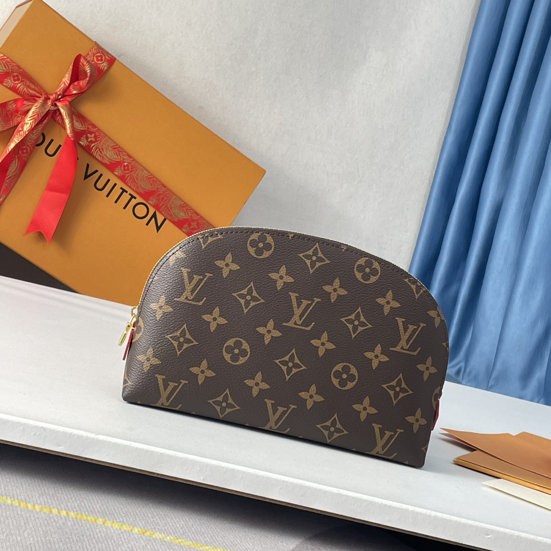 Louis Vuitton Cosmetic Pouch GM Monogram - Women - Travel M47353