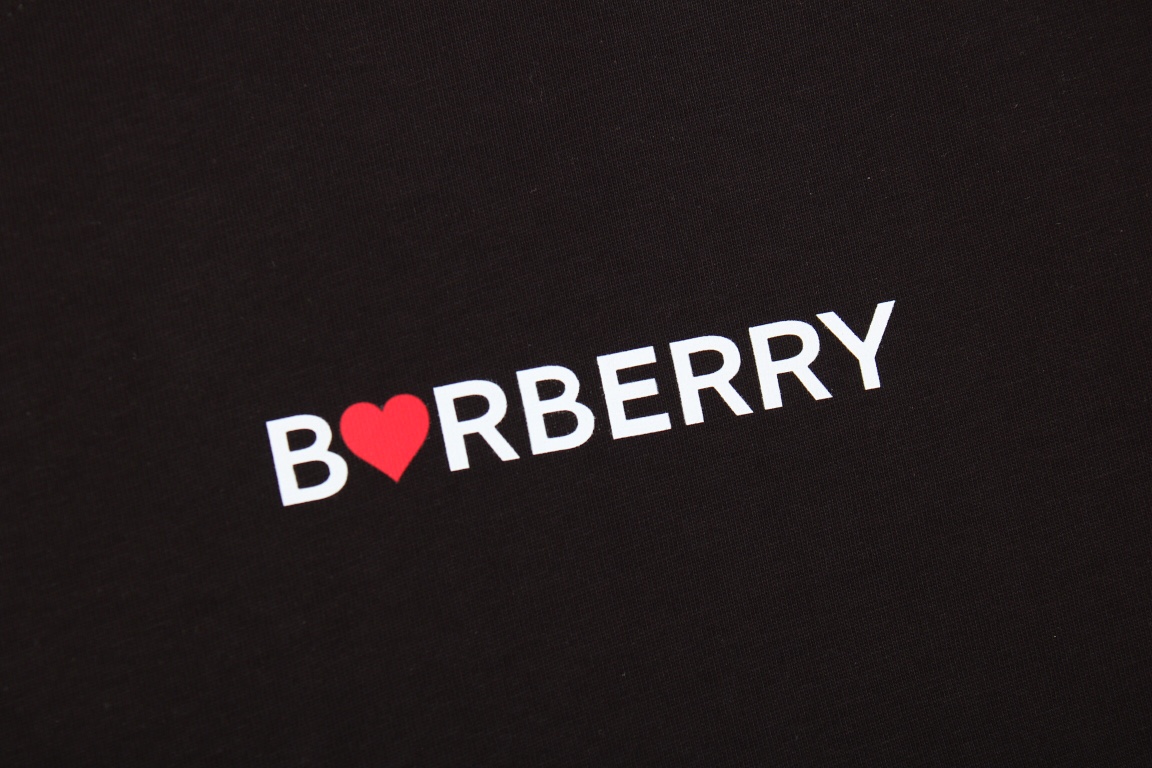 170 Burberry 巴宝莉 23SS 爱心战马印花短袖T恤