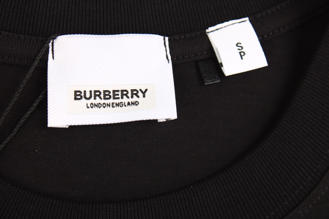 170 Burberry 巴宝莉 23SS 爱心战马印花短袖T恤