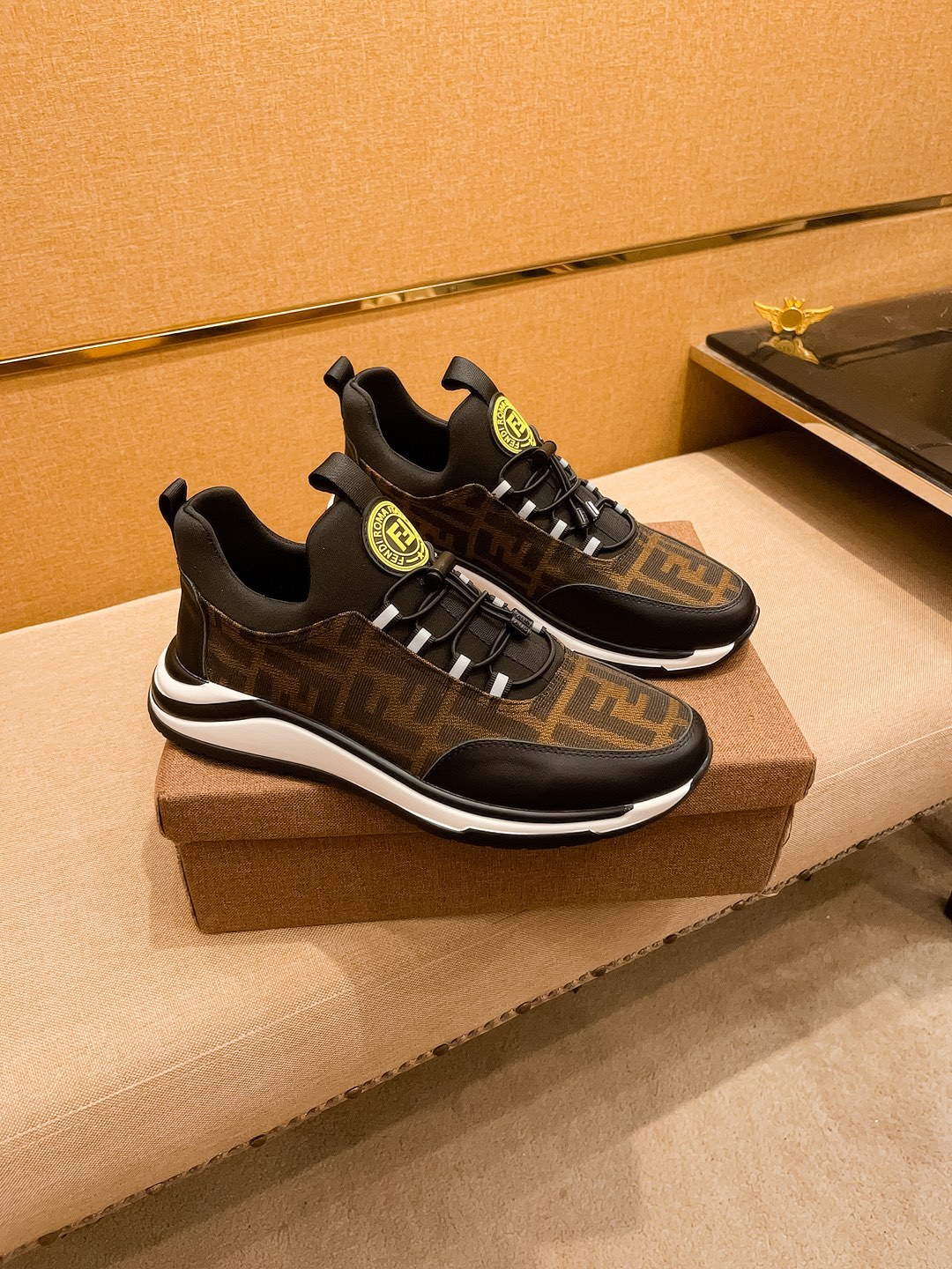 NO:745648,[Fendi] The latest masterpiece of the high-end men's shoe brand official website 11, the upper is made of first-layer cowhide imported from Italy with a comfortable and breathable lining and original non-slip and wear-resistant outsole, making walking more convenient and comfortable!  Exclusive new model, stunning work, Midea 11 replica [color] compared with official quality!  Create a fashionable personality to set off your uniqueness!  A must-have for trendy men! Classic sizes: 38-44, 2 colors available, fendi, cowhide19860909【芬迪】男鞋高端品牌 官网11最新力作鞋面采用意大利进口头层牛皮搭配舒适透气内里原版防滑耐磨大底制作,让行走更加便捷舒适！独家新款,惊世之作,与官方的质量相比美的11复刻[色]！打造时尚个性衬托你的与众不同！潮男必备!经典尺码:38-44 颜色2色可选,,fendi,cowhide,Men's shoes